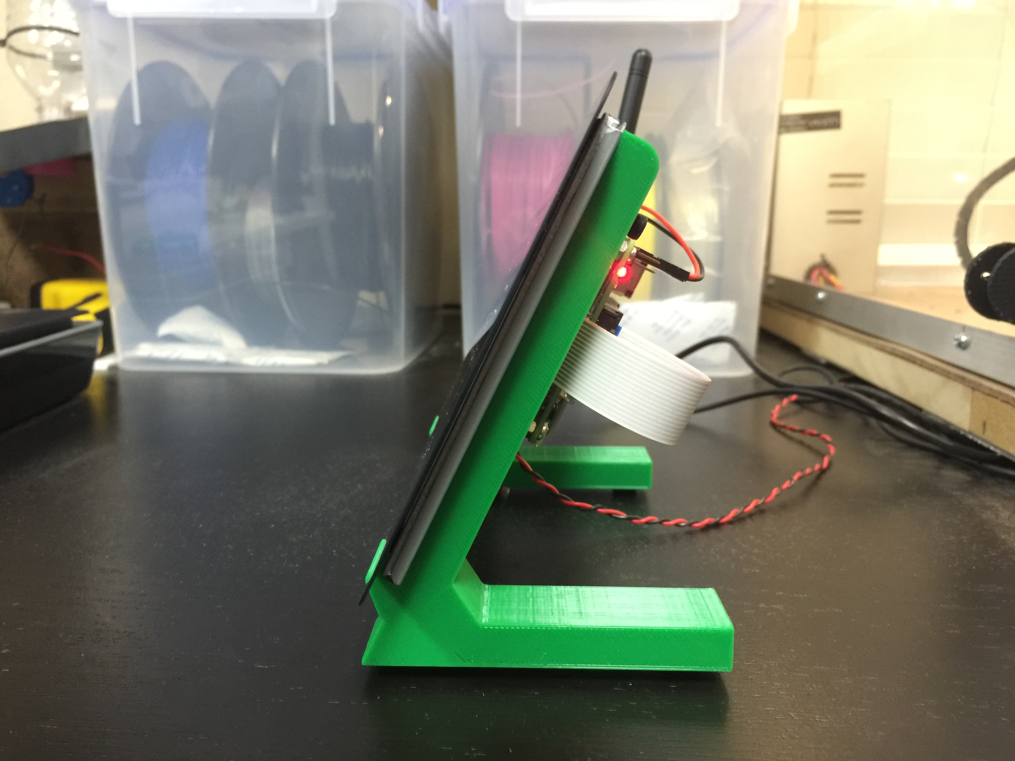 Miniatura 2 do modelo 3D Raspberry Pi Touchscreen Stand