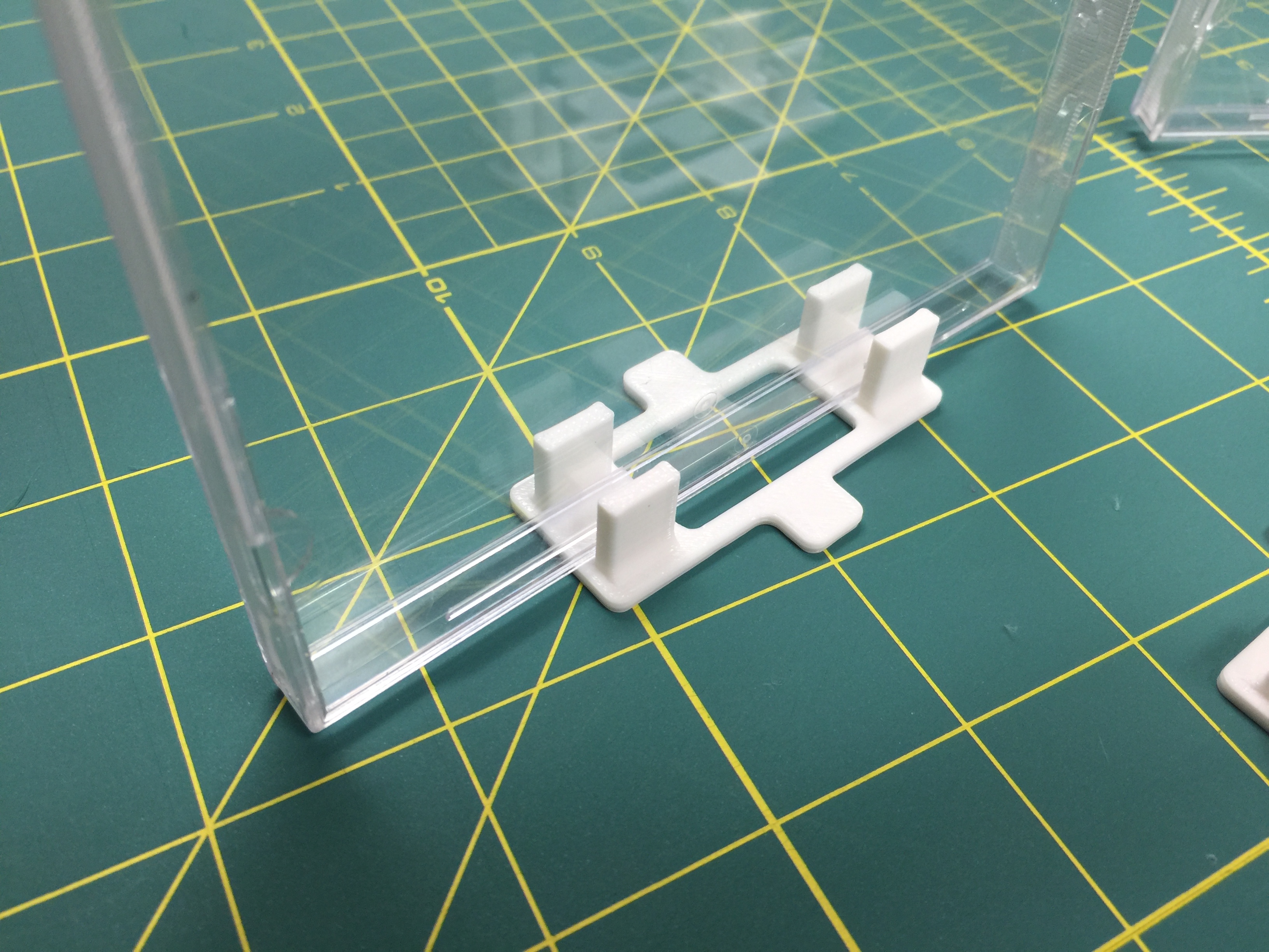 Miniatura 4 do modelo 3D CD Case Planter Stand