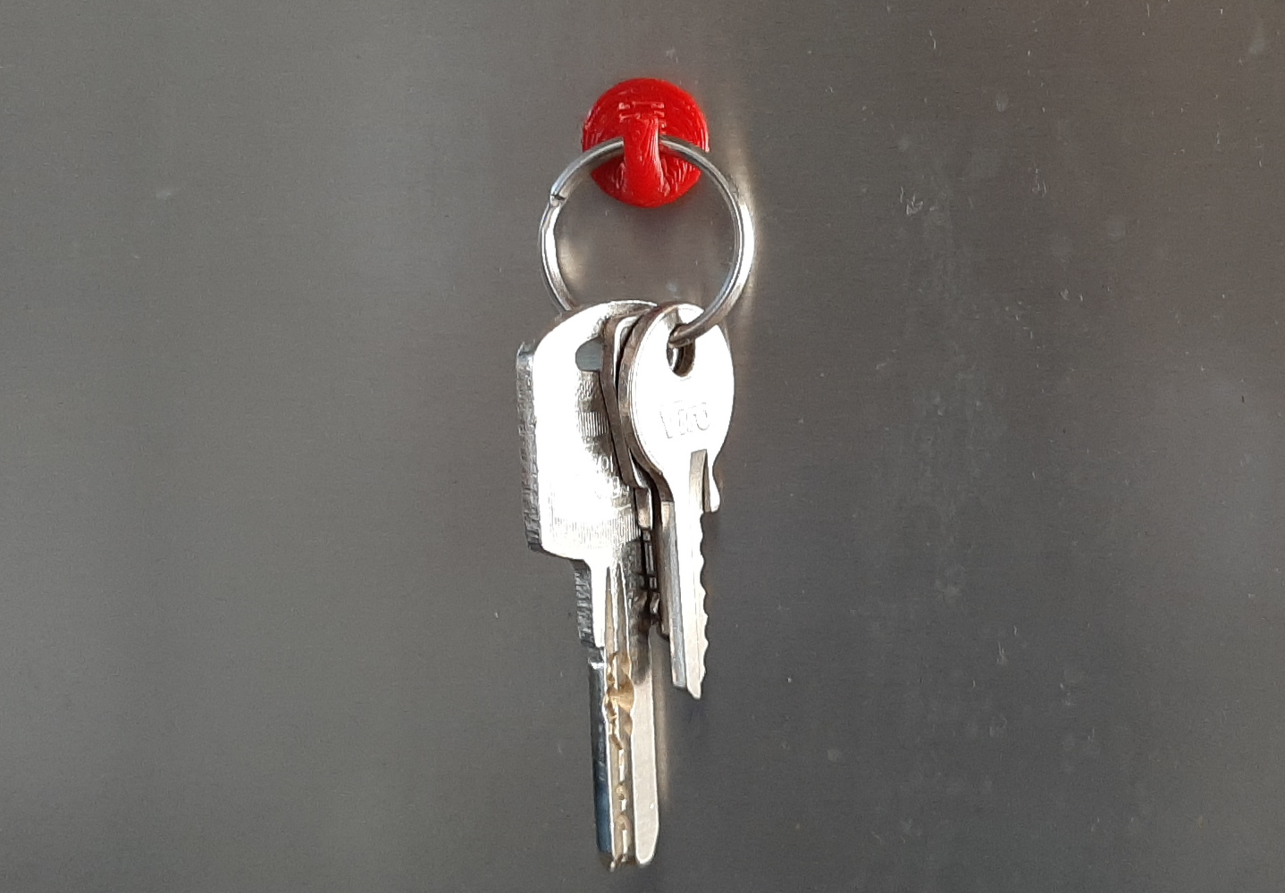 Magnetic keys holder