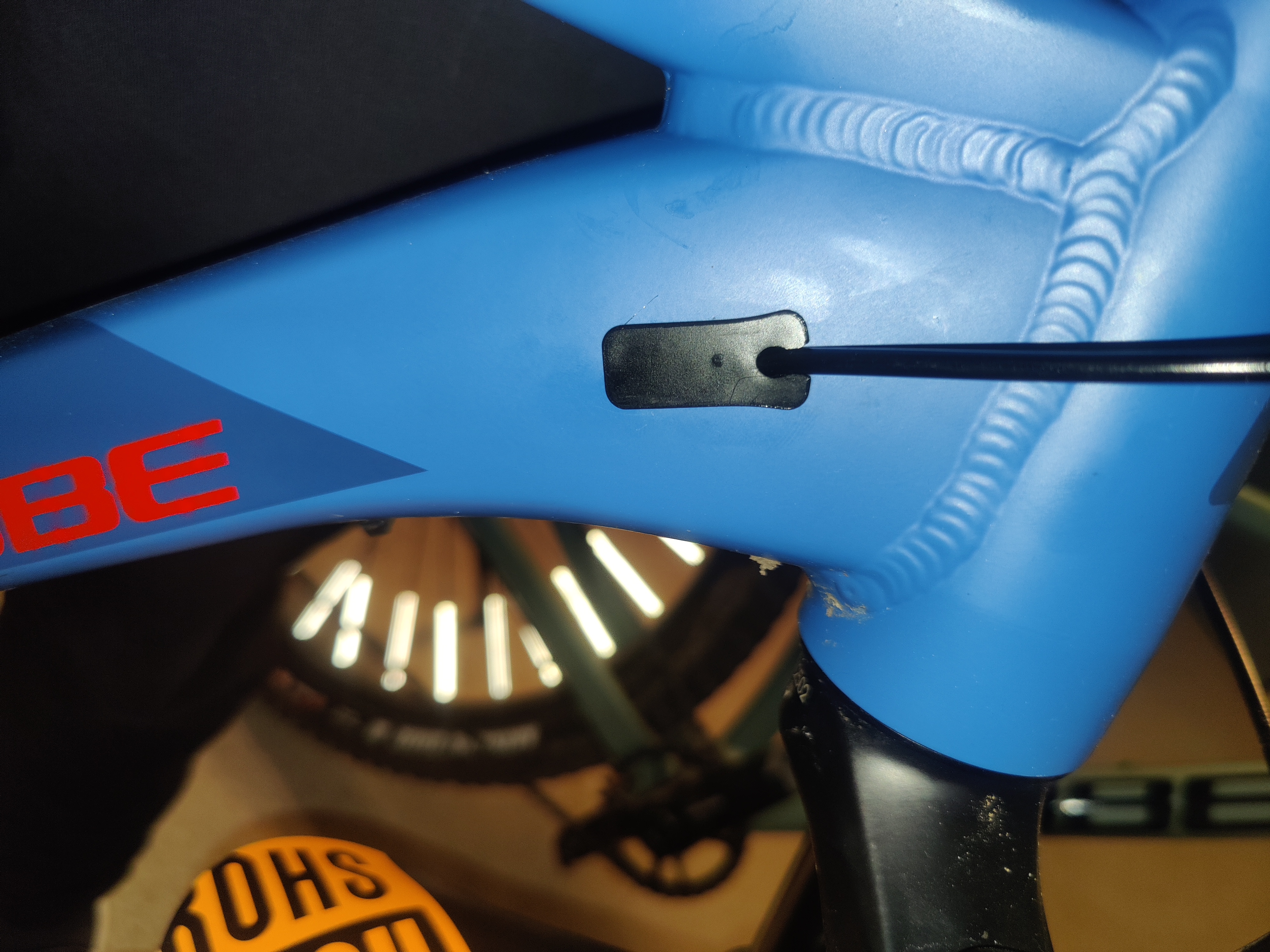 CUBE REACTION FRAME CAP/CABLE ENTRY (TPU)