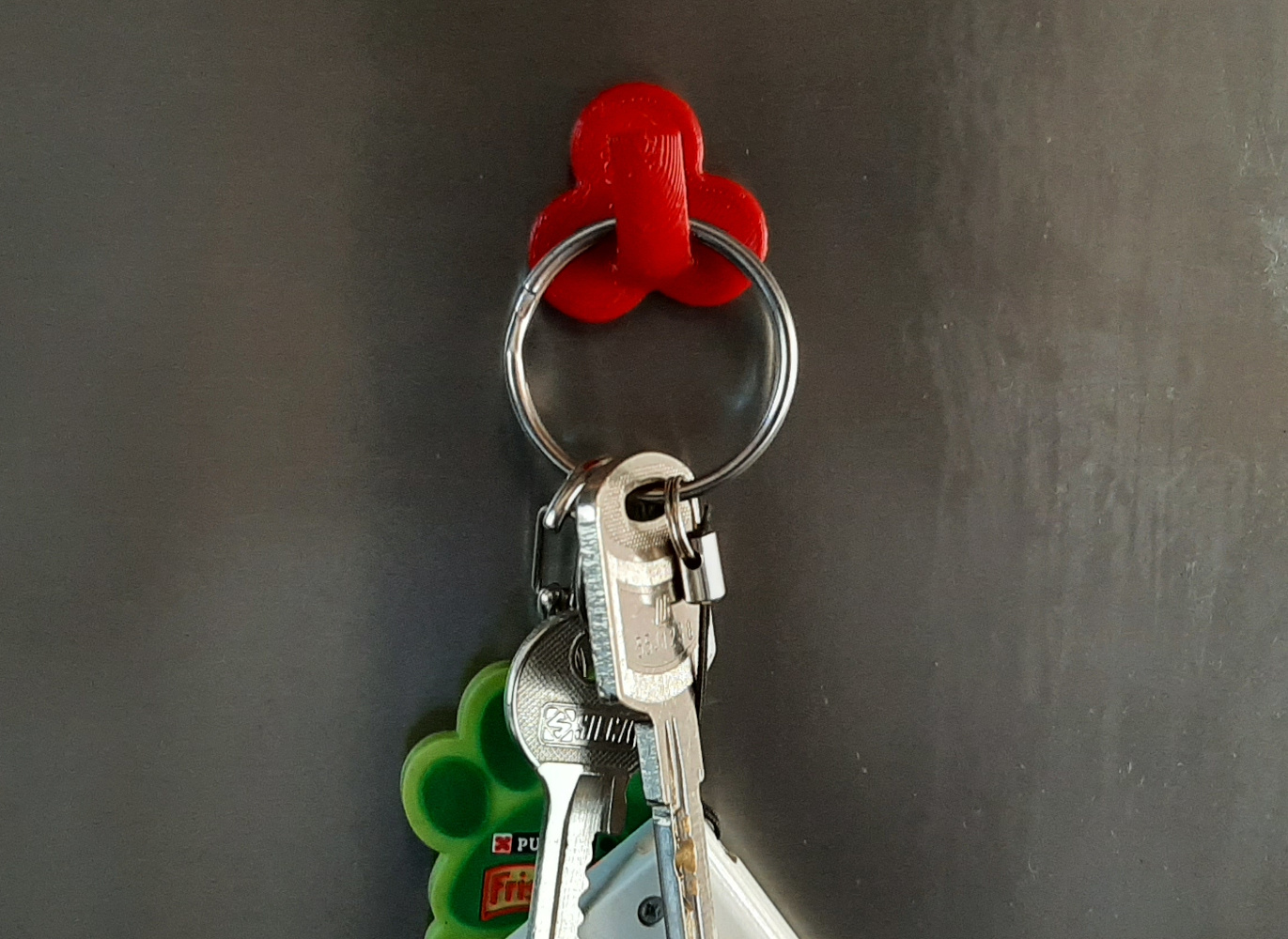 Magnetic keys holder