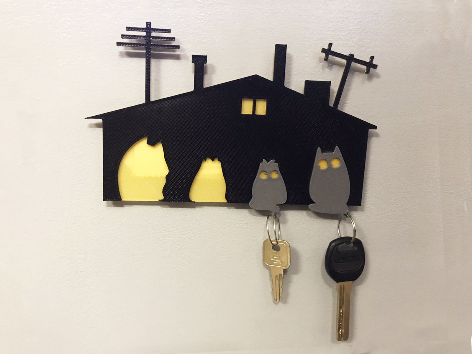 Key hanger.Cat house.