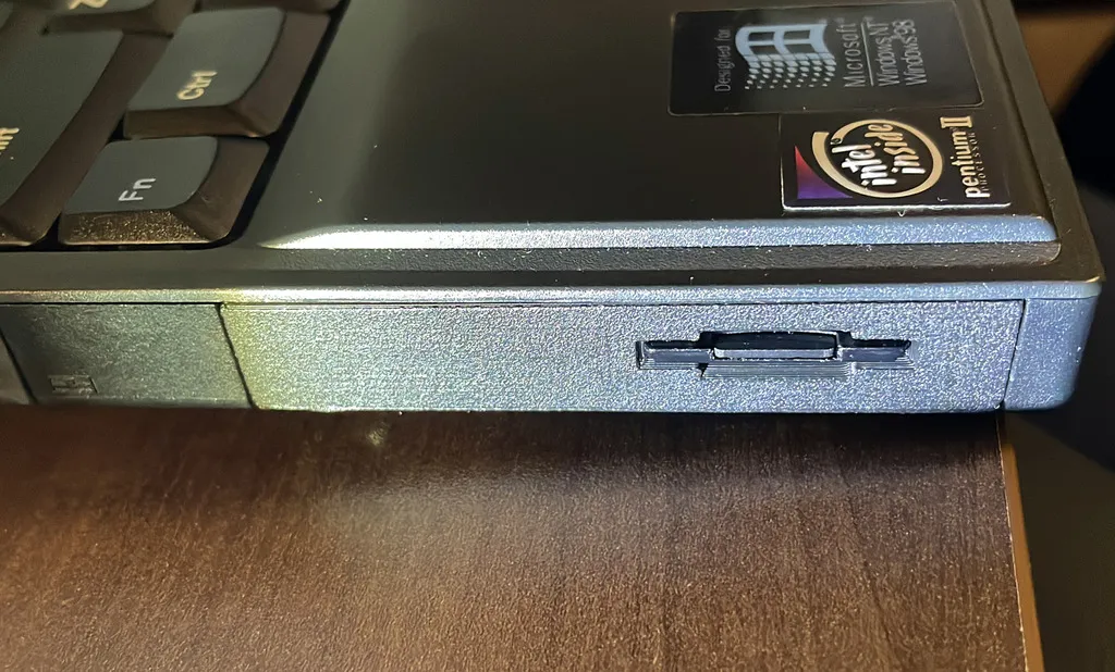 IBM ThinkPad 560Z External SD Card HDD Caddy by Jeff Chen