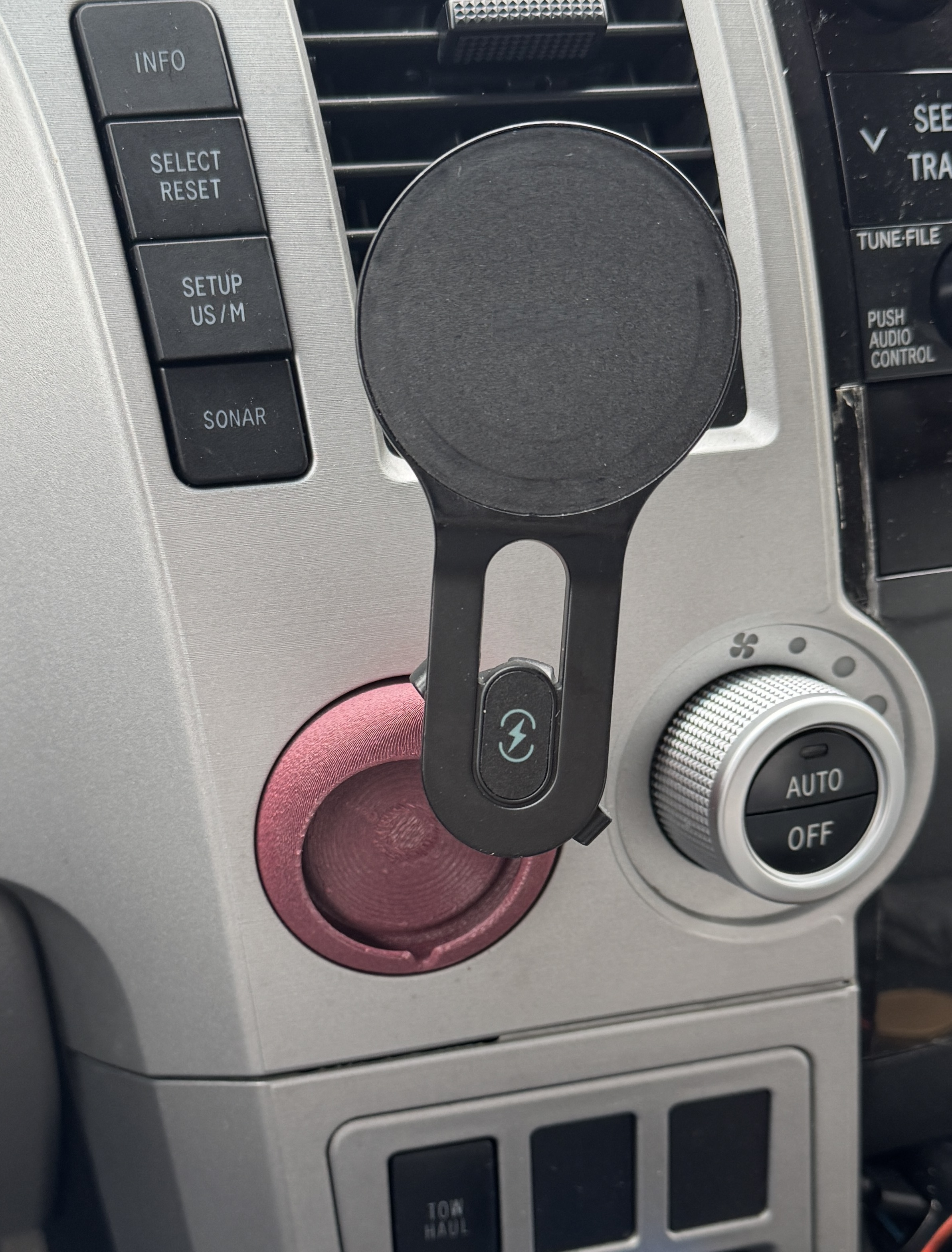 Toyota Sequoia (2nd Gen) Phone Mount - 17mm Ball Socket