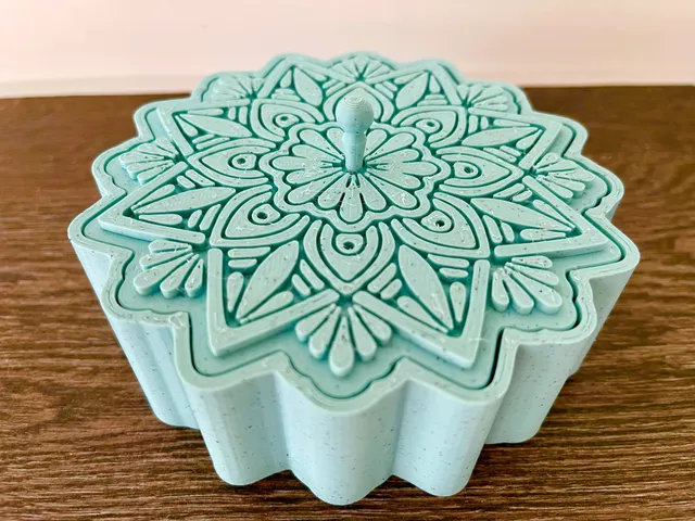 Mandala Box lid with little Knob