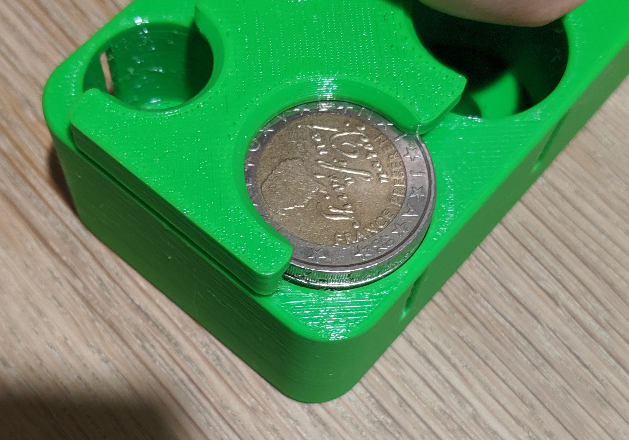 Euro Coin Dispenser - supportles