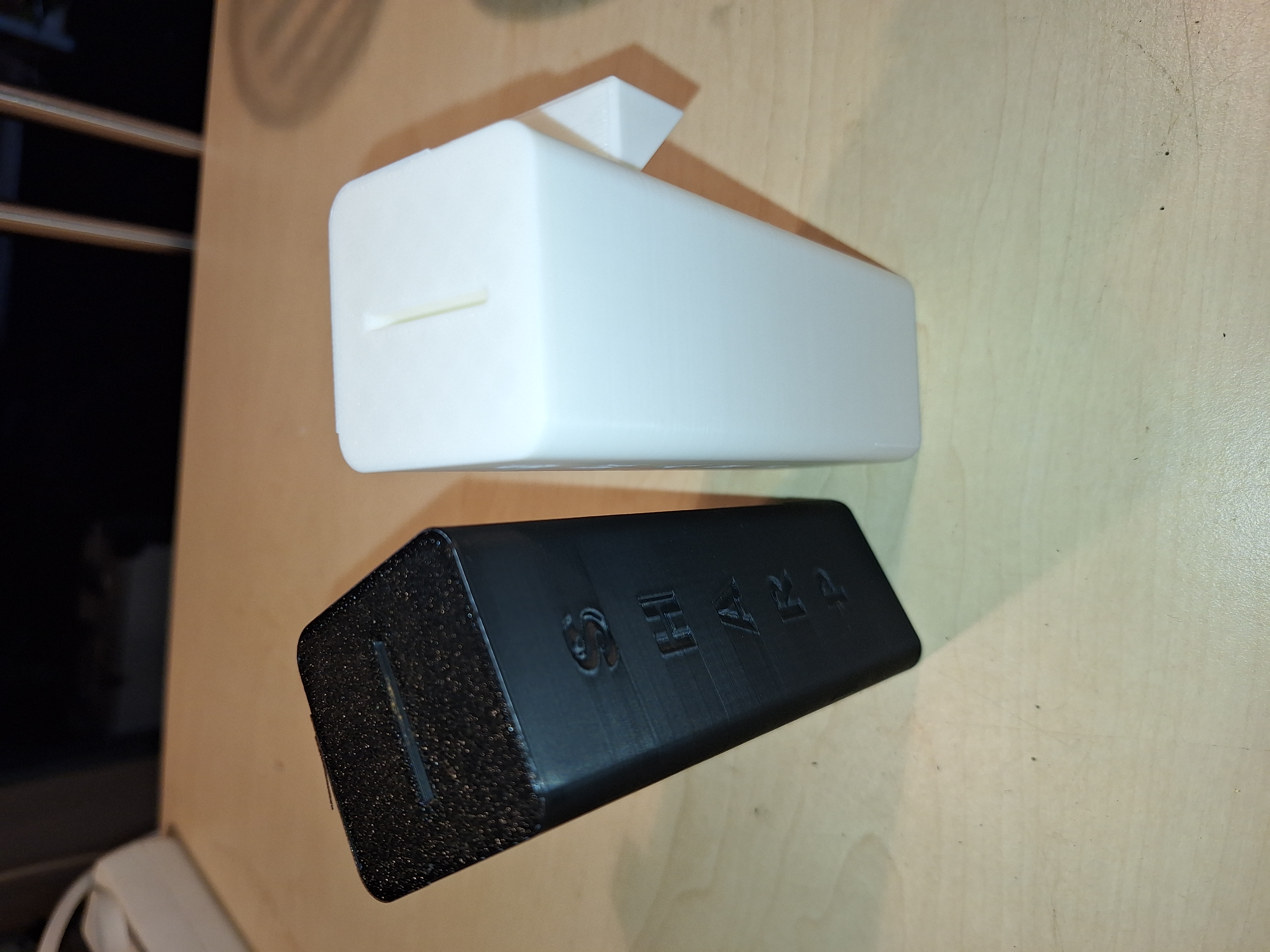 razor blade disposal box w french cleat