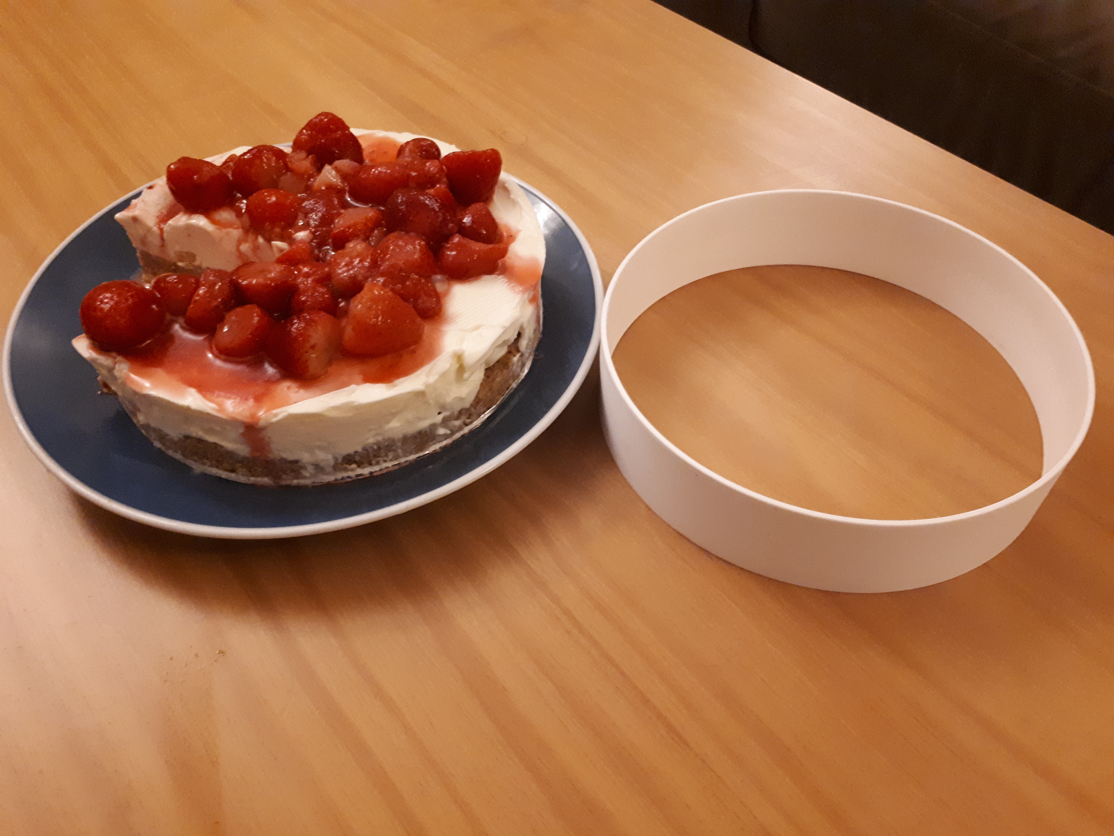 Cake mould / cheesecake tin (loose base)