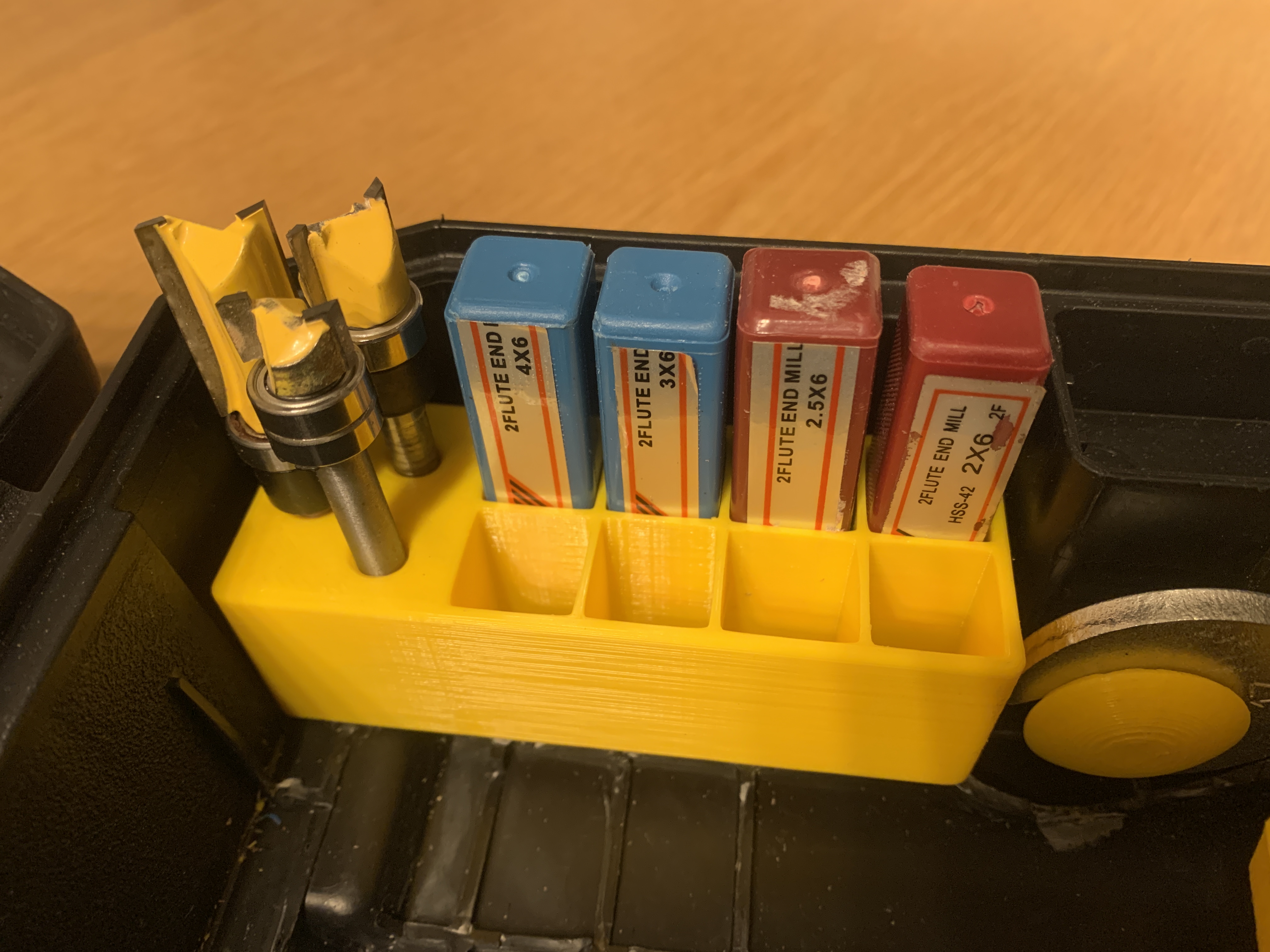 Bit organizer for DeWalt DWC600