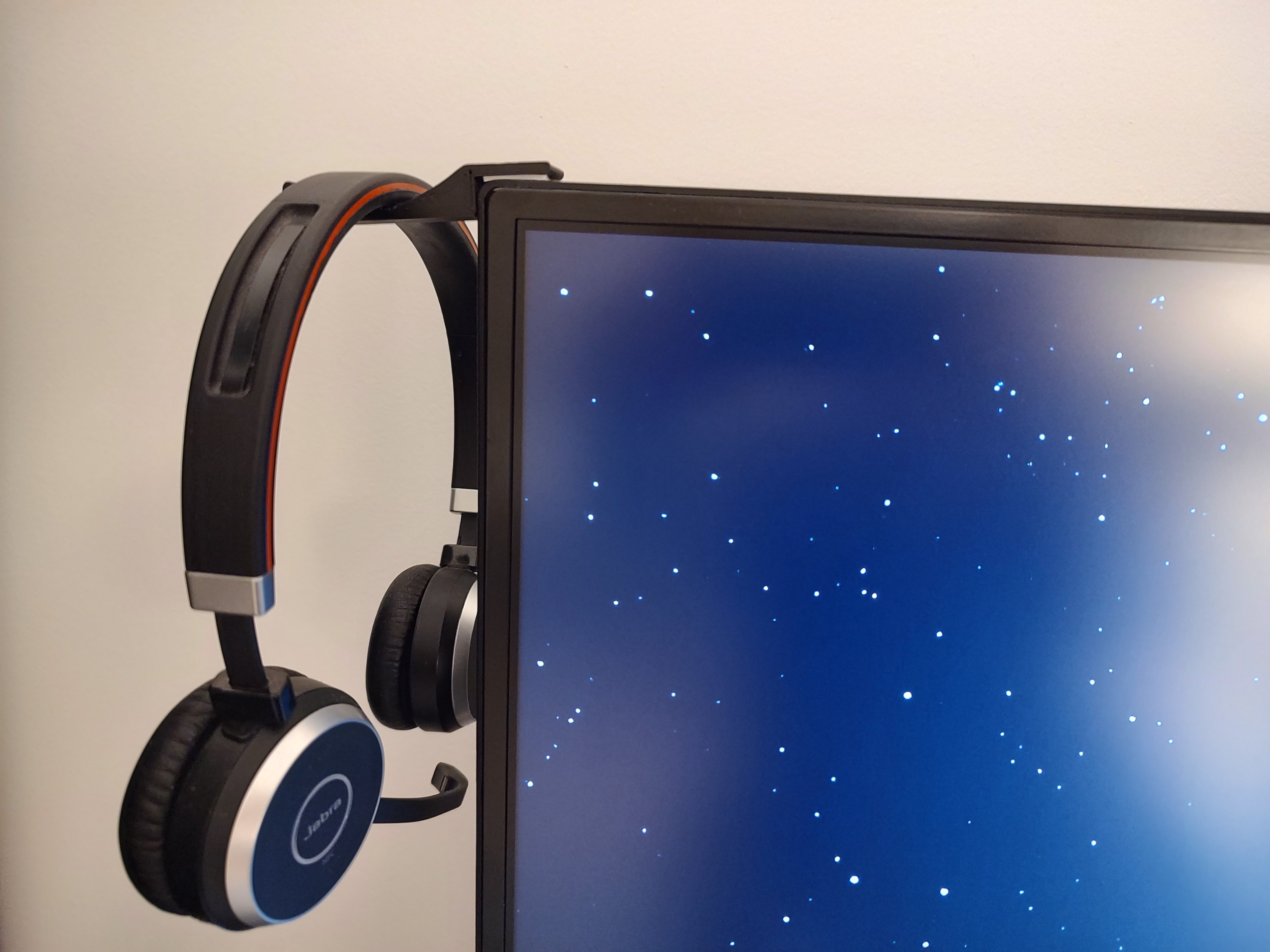 Monitor headphone support