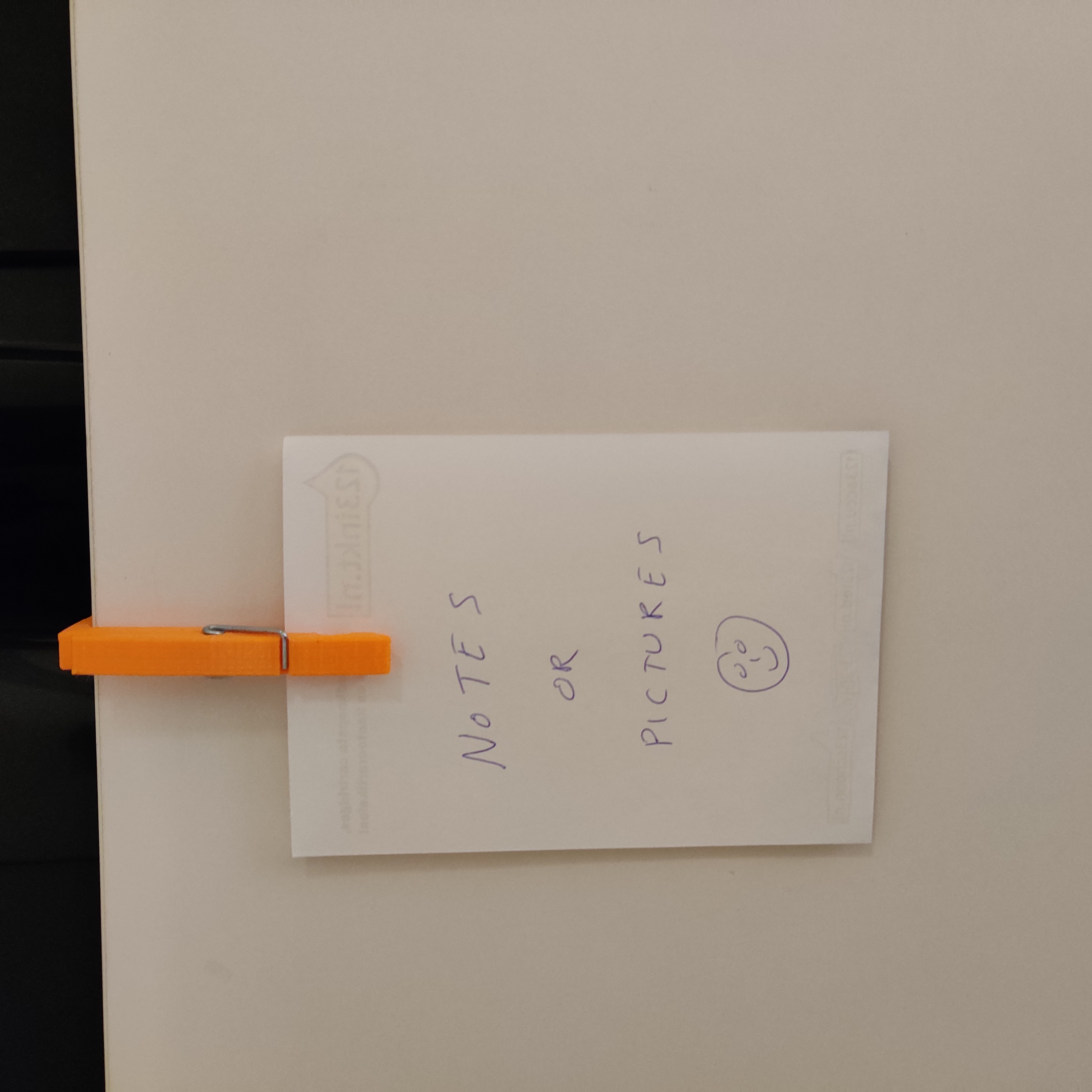 Miniatura 4 do modelo 3D Clothespin hanger