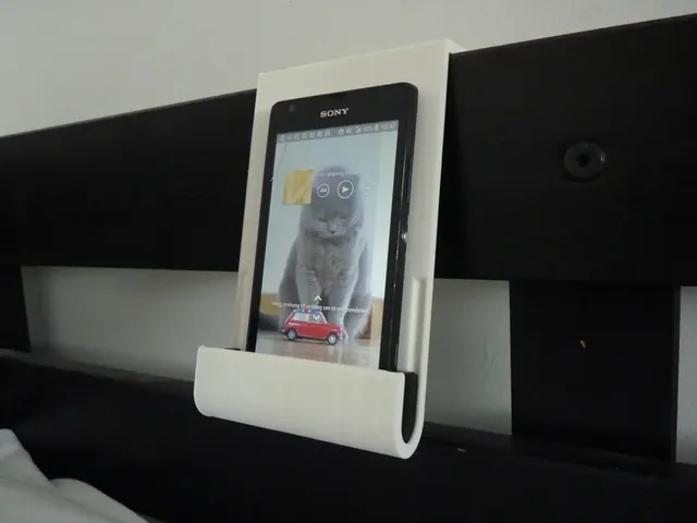 Mobile phone stand for IKEA STORÅ bed / other bunk beds
