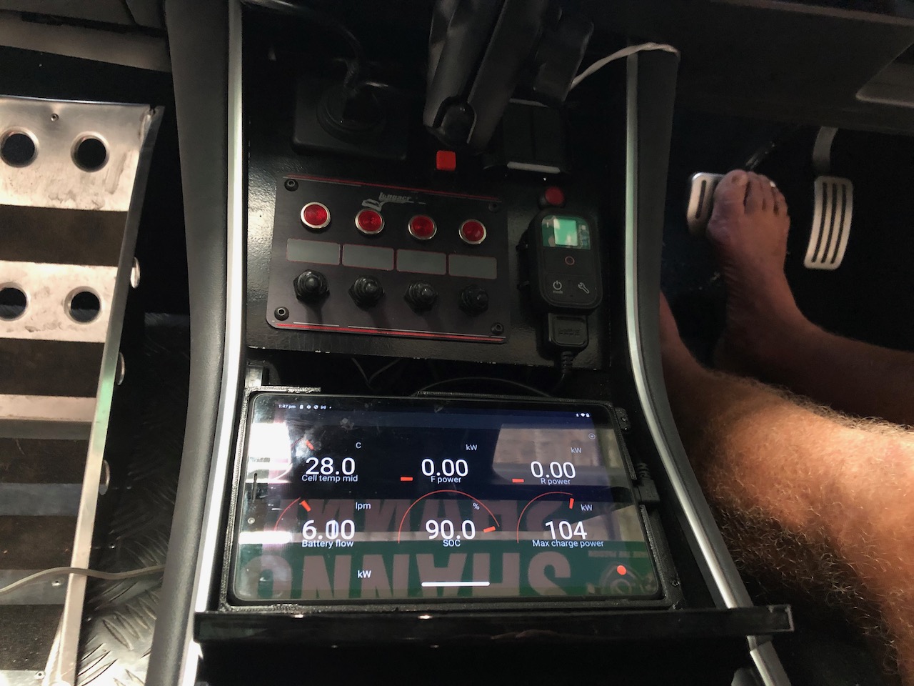 Tablet mount for Tesla Model 3
