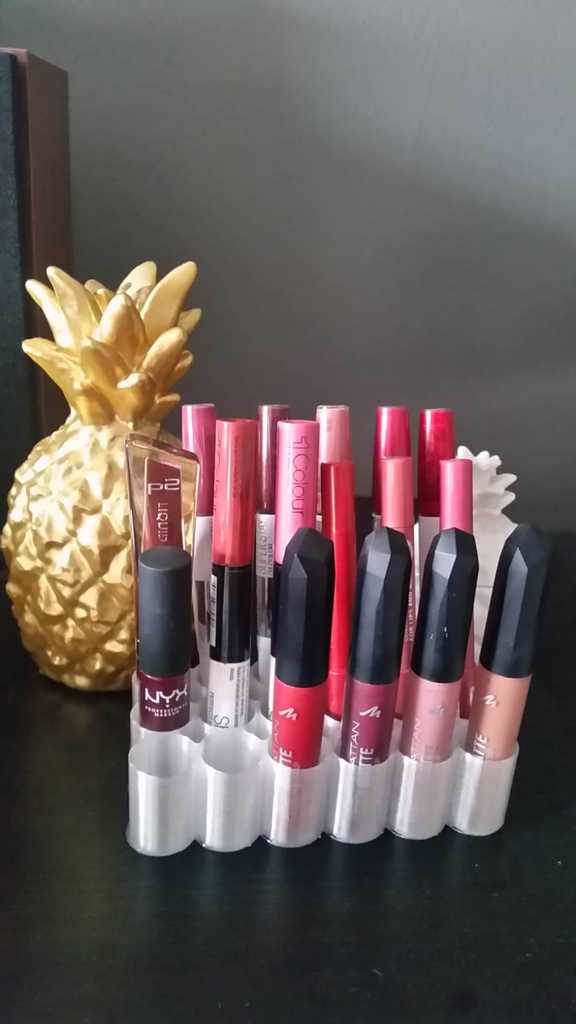 Miniatura 2 do modelo 3D MultiHOLEder / Lipstick holder