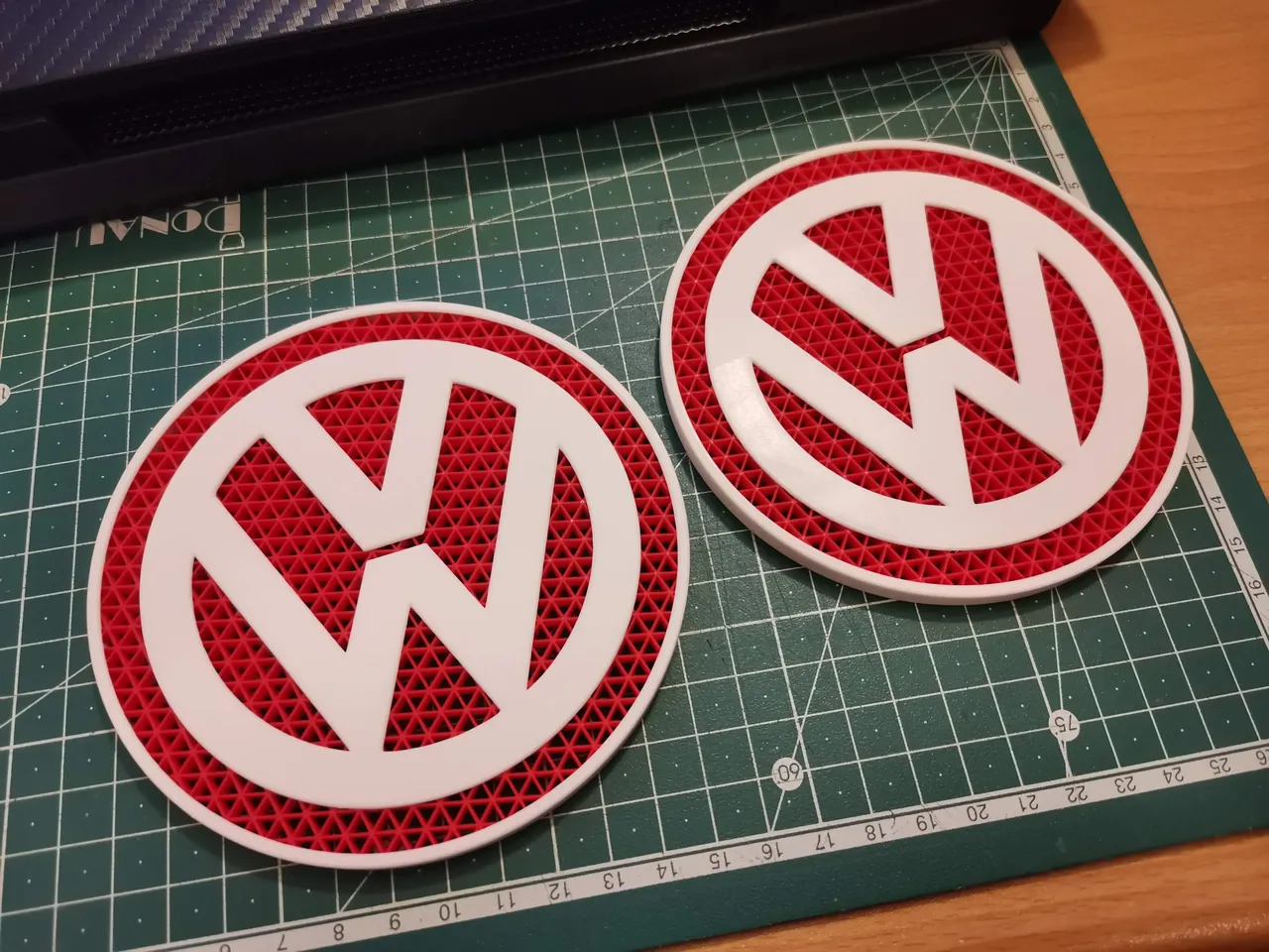 Volkswagen coaster and holder + MMU version by Wladis | Download free ...
