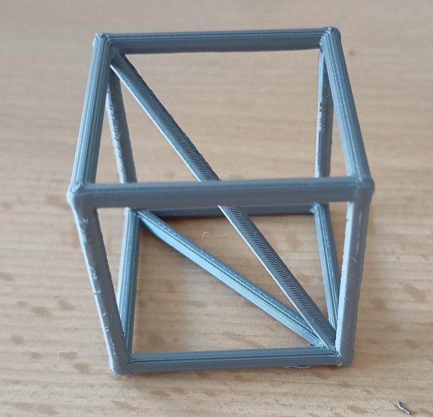 Krychle s úhlopříčkami (stěnová a tělesová)
