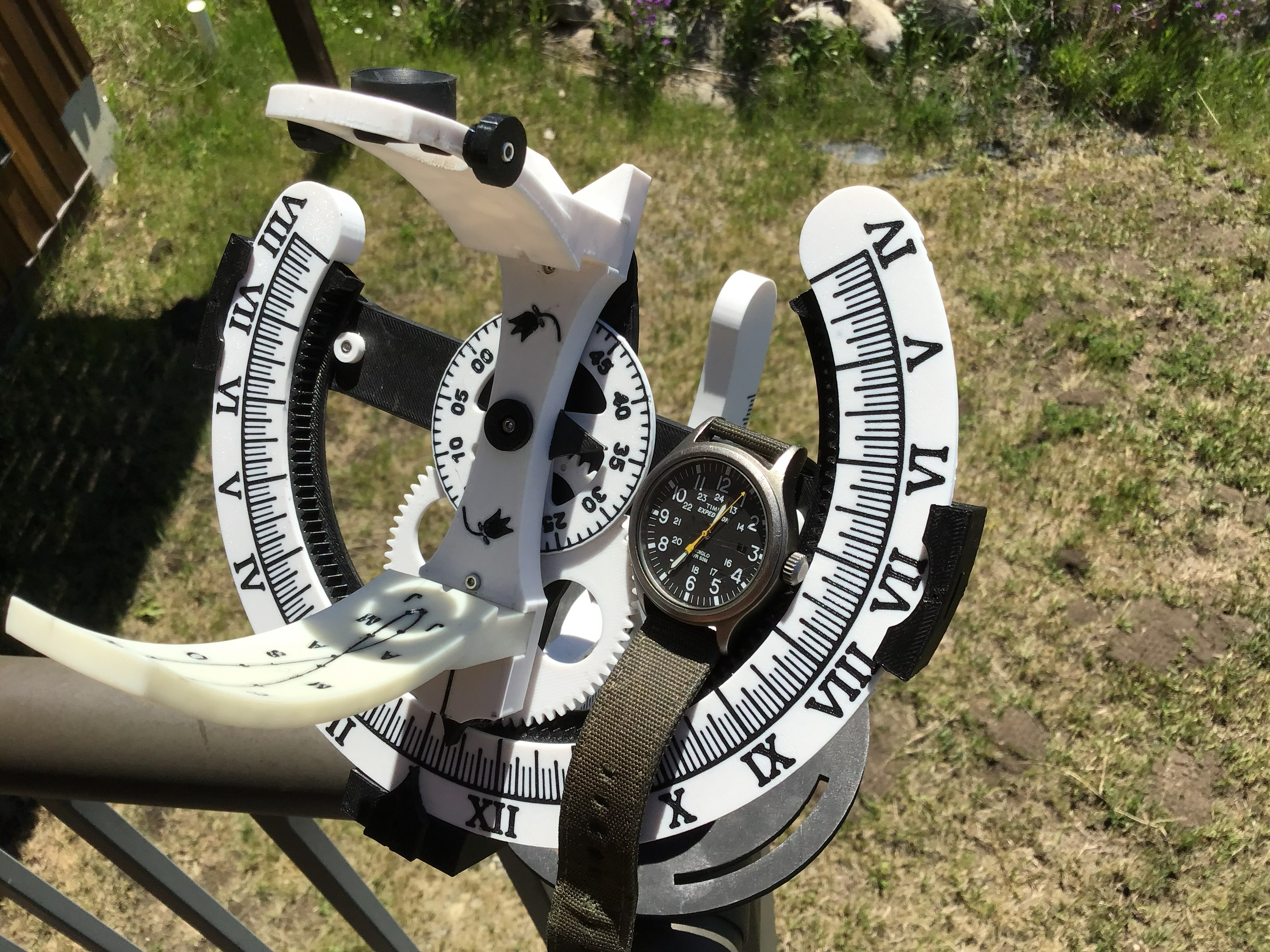 Heliochronometer Sundial - 2026 - Accurate to within 1 minute! — miniatura 2