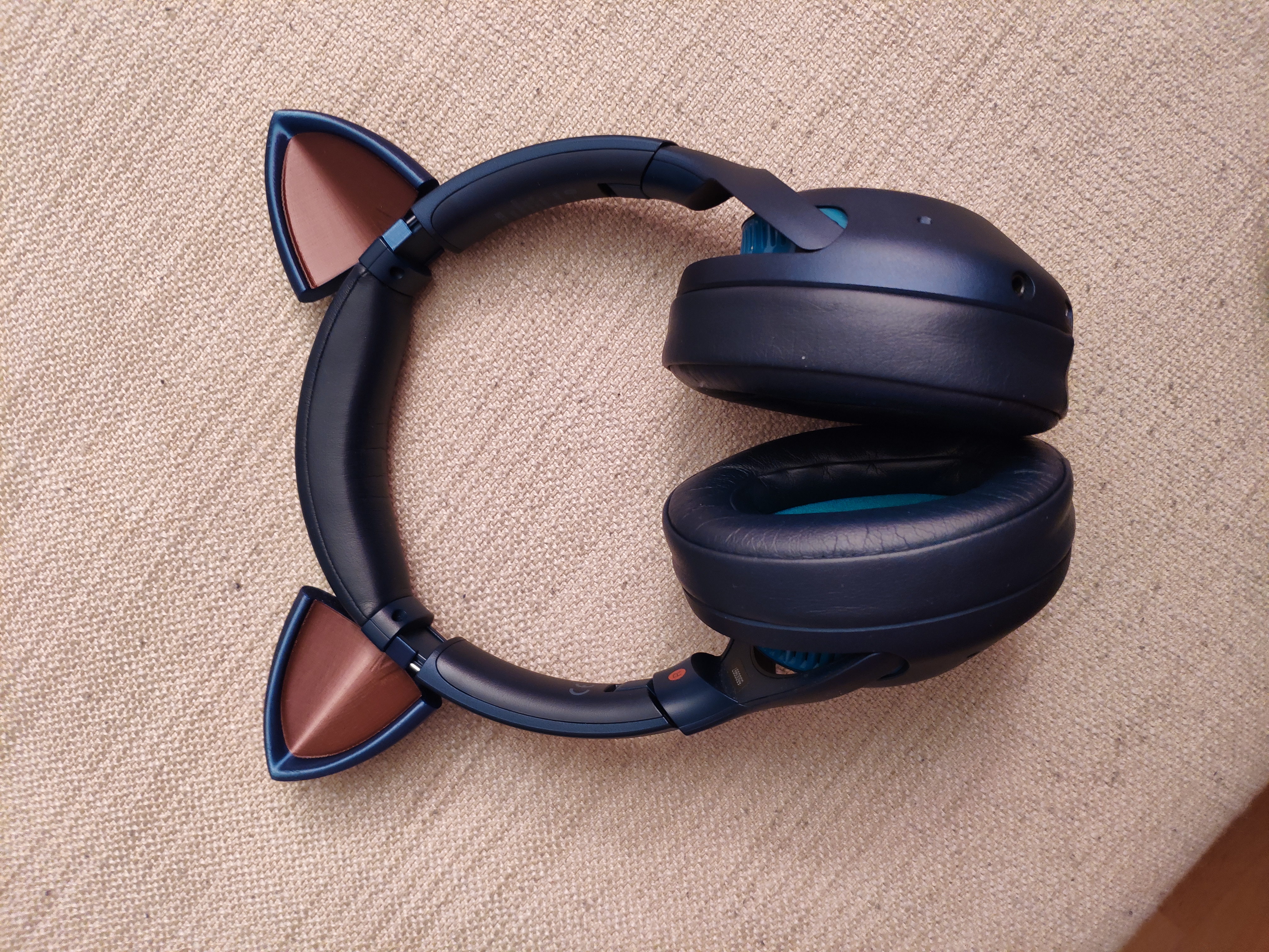 Clip on cat ears for Sony WH-XB900N