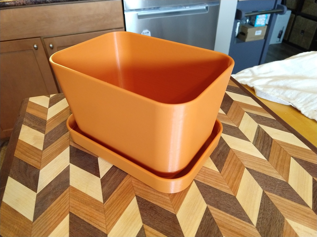 Rectangular flower pot