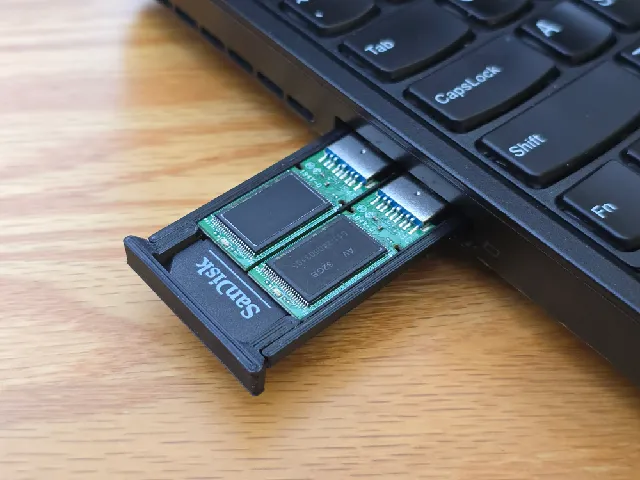 ExpressCard 2x USB drive and SD card holder