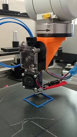 extruder arm robot flange