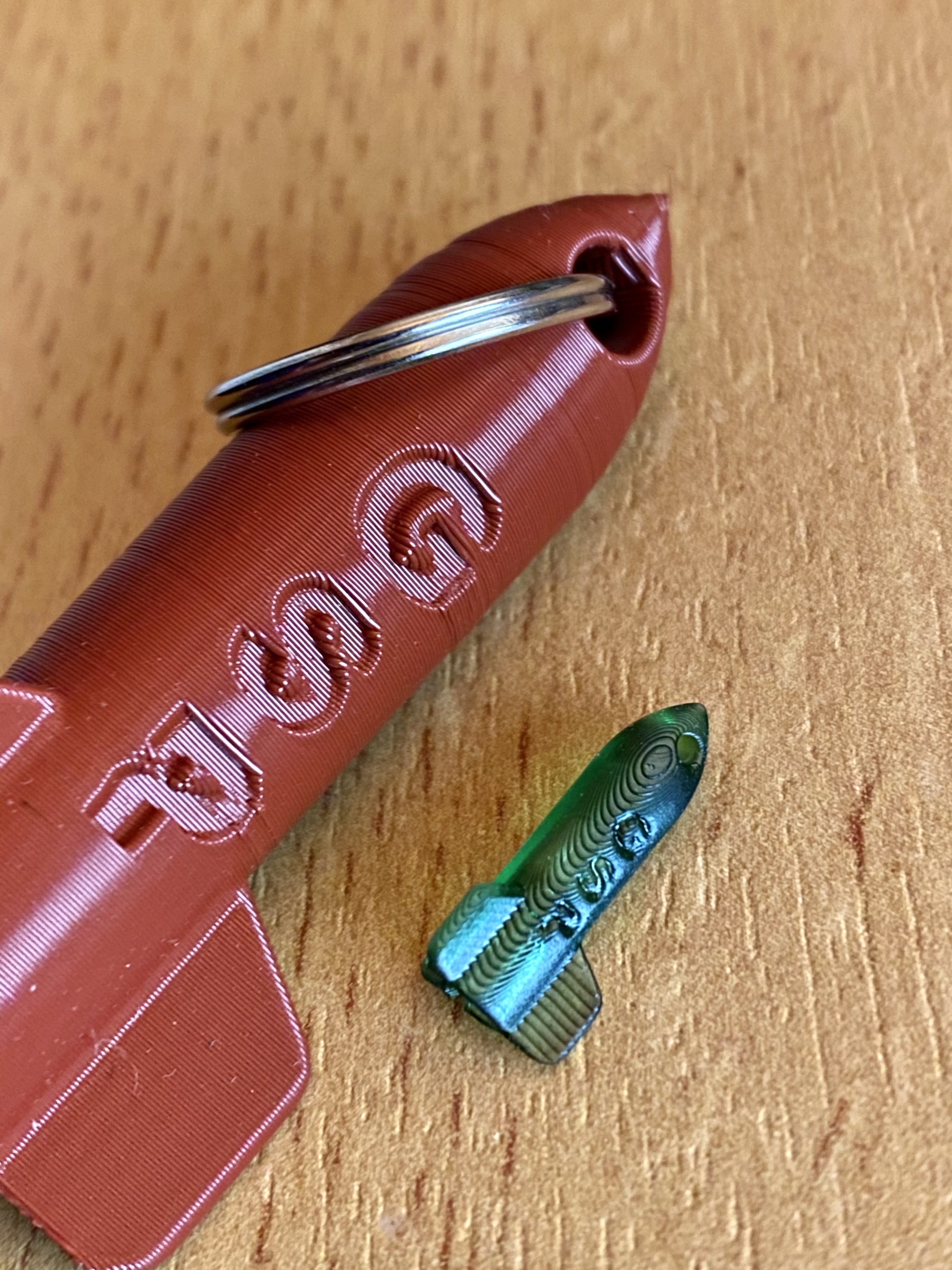 GSP GOODIES : Rocket keyring