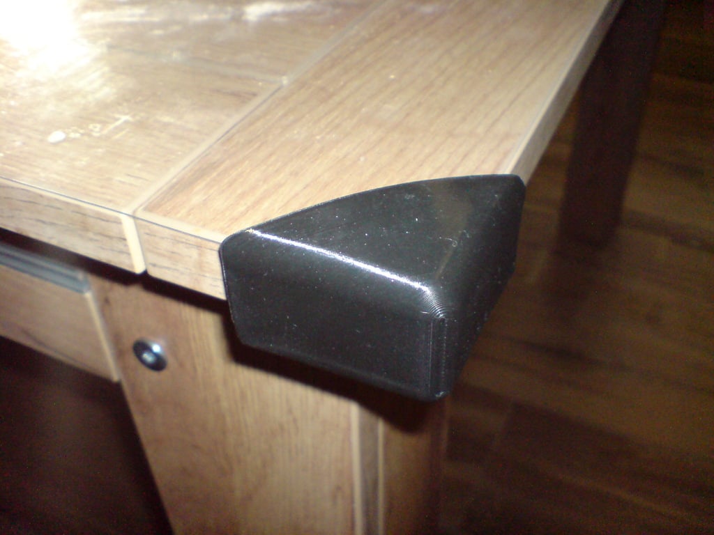 Table corner bumper