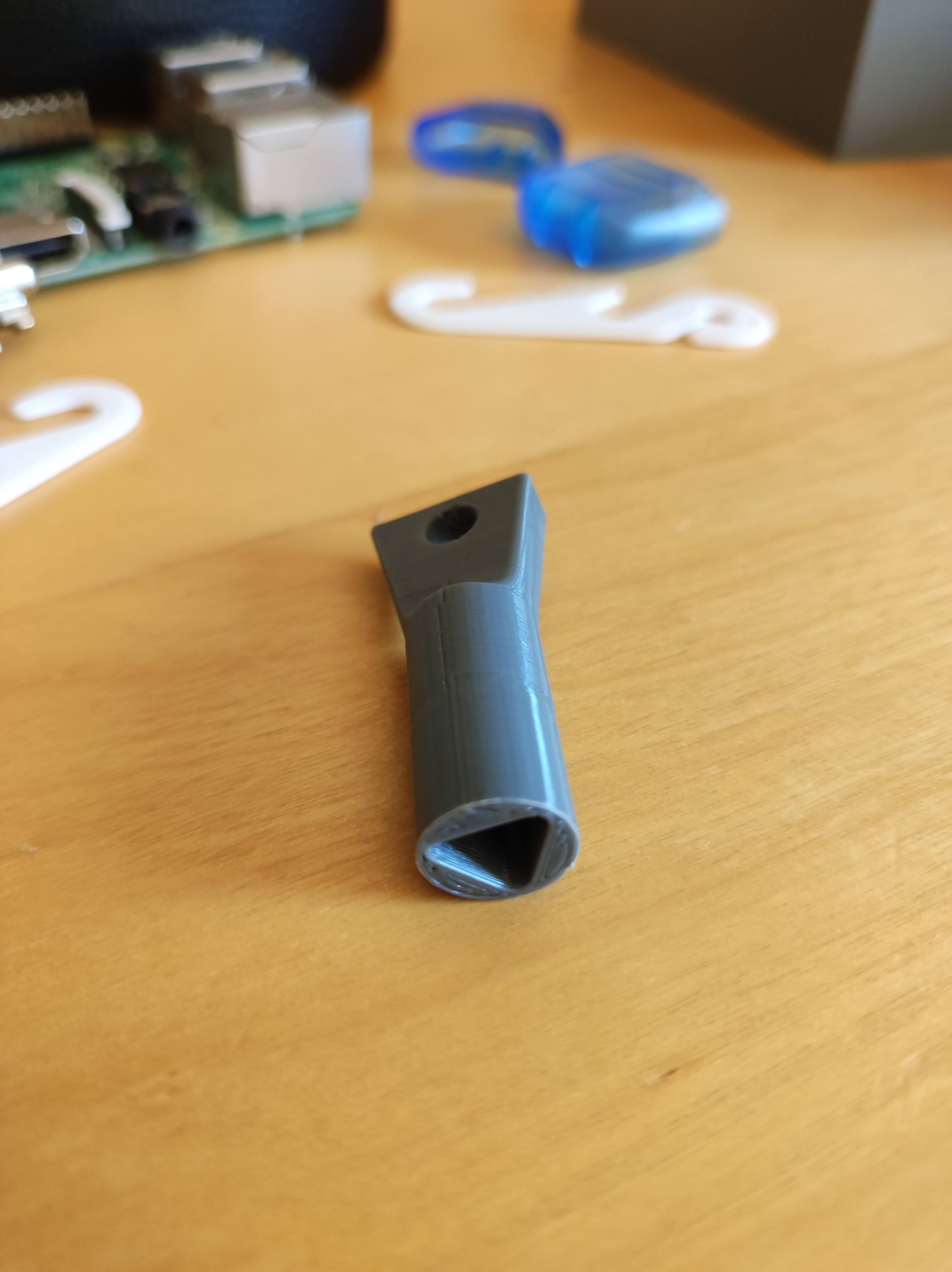 Miniatura 2 do modelo 3D Triangle key