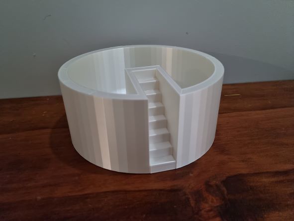 Plant pot with steps
