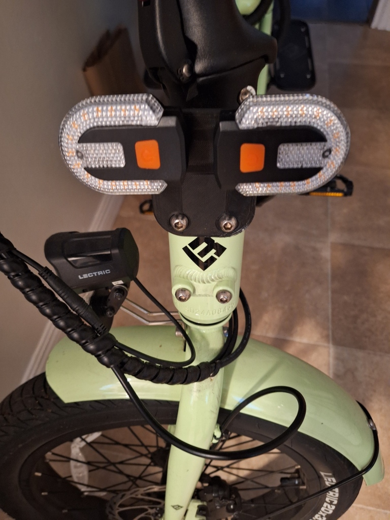 Lectric Front Blinker Mount — miniatura 3