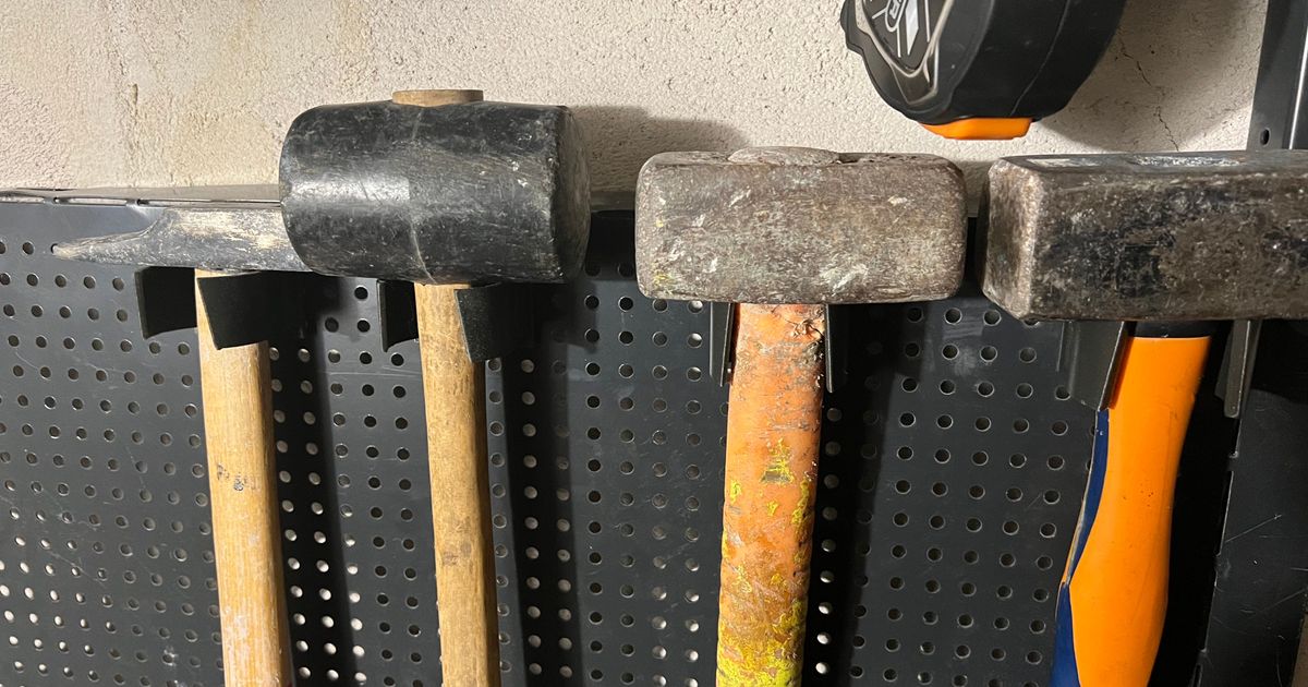 Hammer Holder by Gilles160 Download free STL model