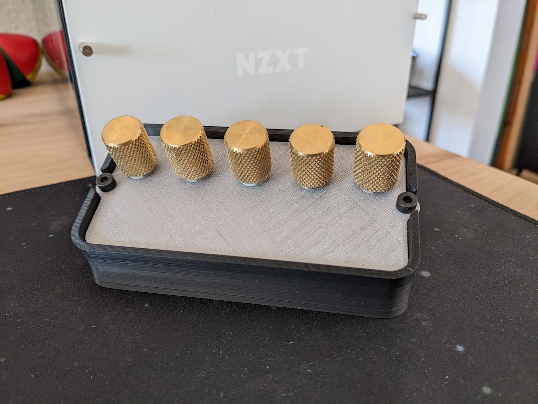 DEEJ Volume Mixer - 5 Channels