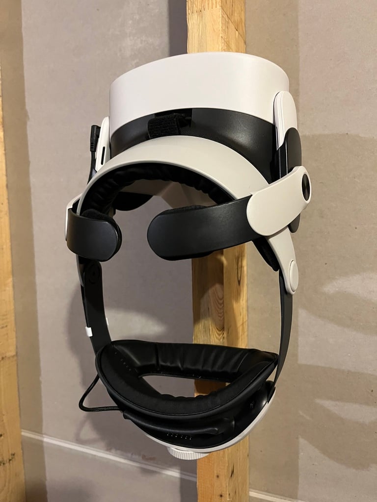 Universal VR Headset Wall Mount