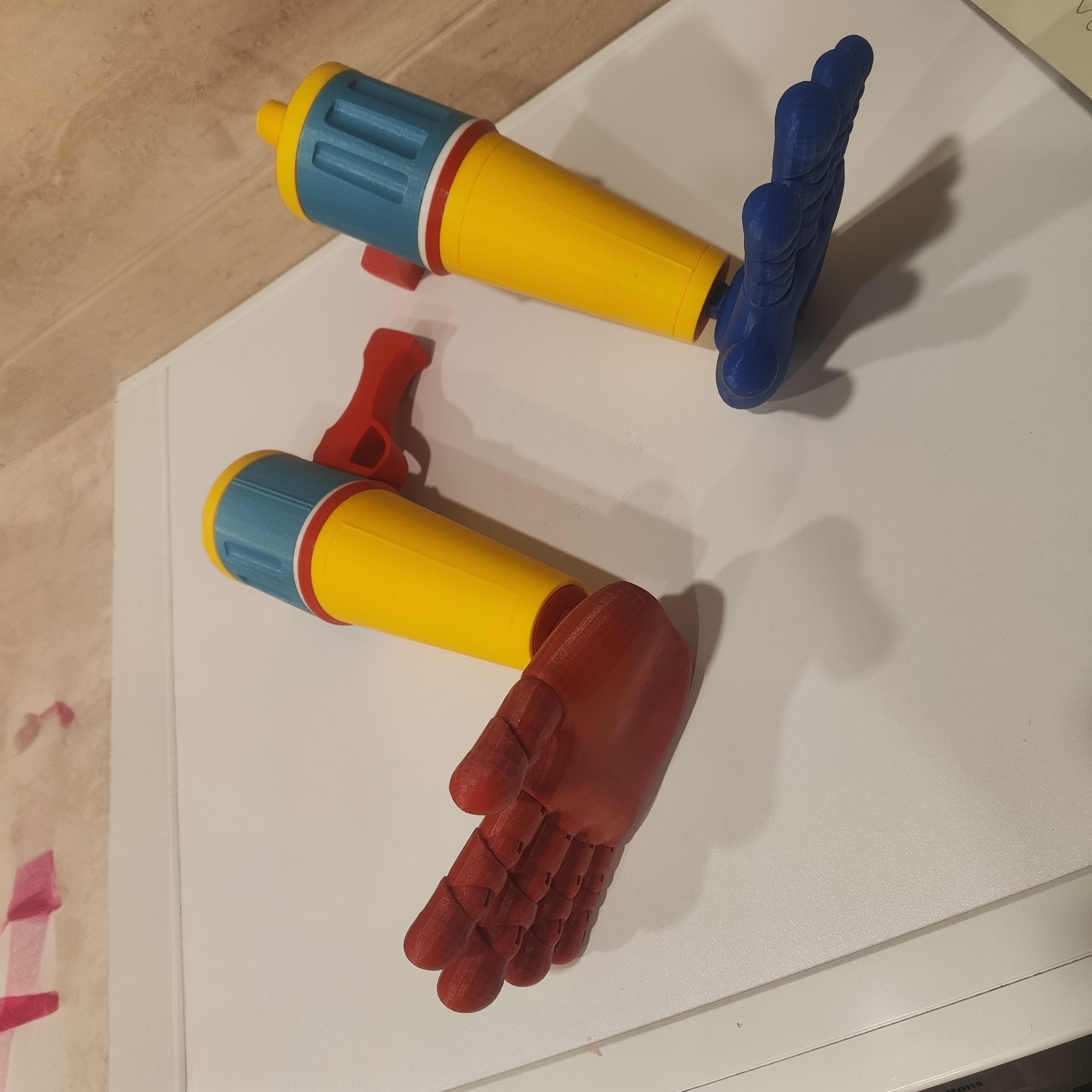 Poppy Playtime Grabpack – Revised Remix Model