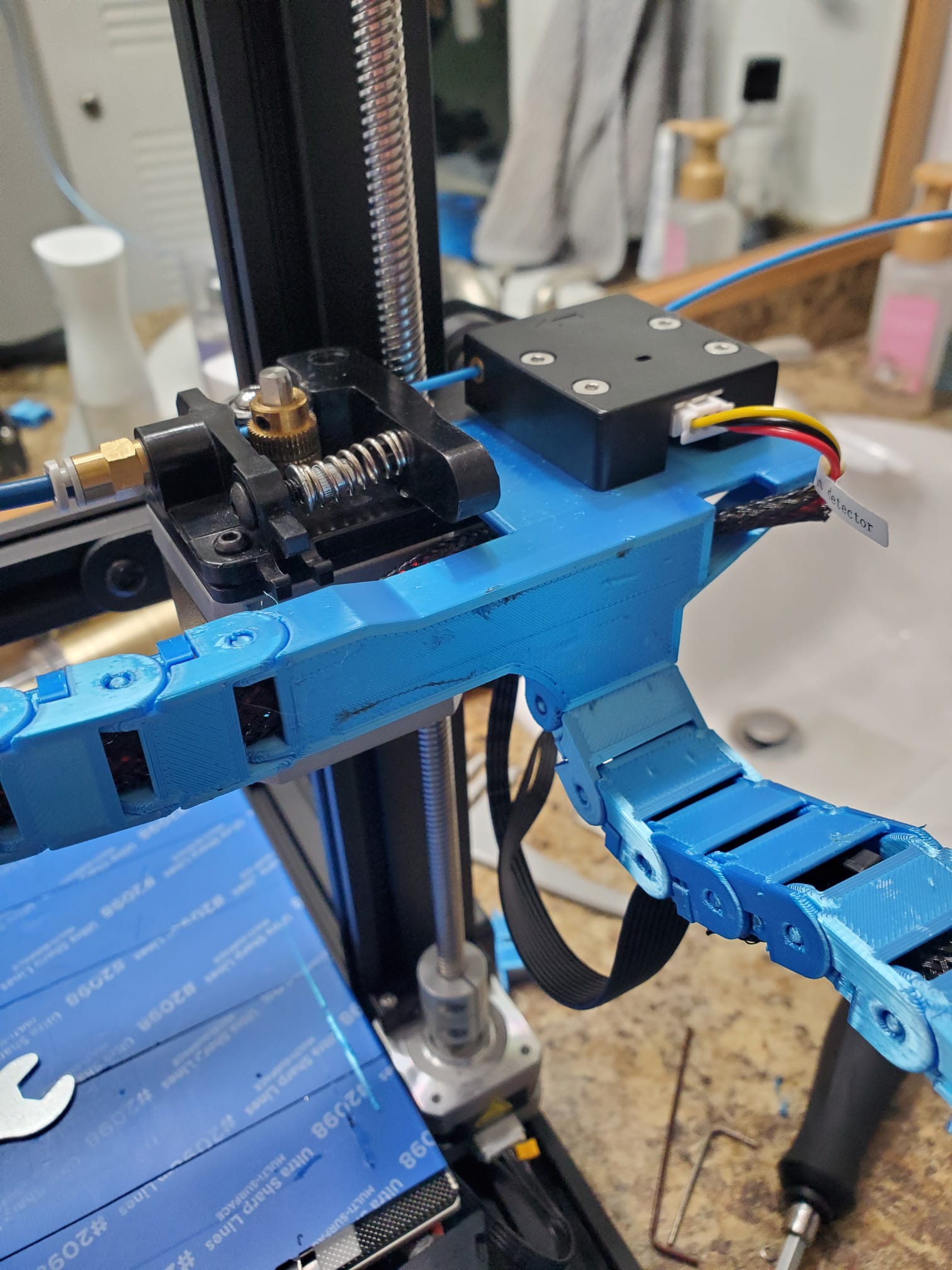 Ender 3v2/Aquila Cable Chain Extruder Mount with Filament Runout by ...