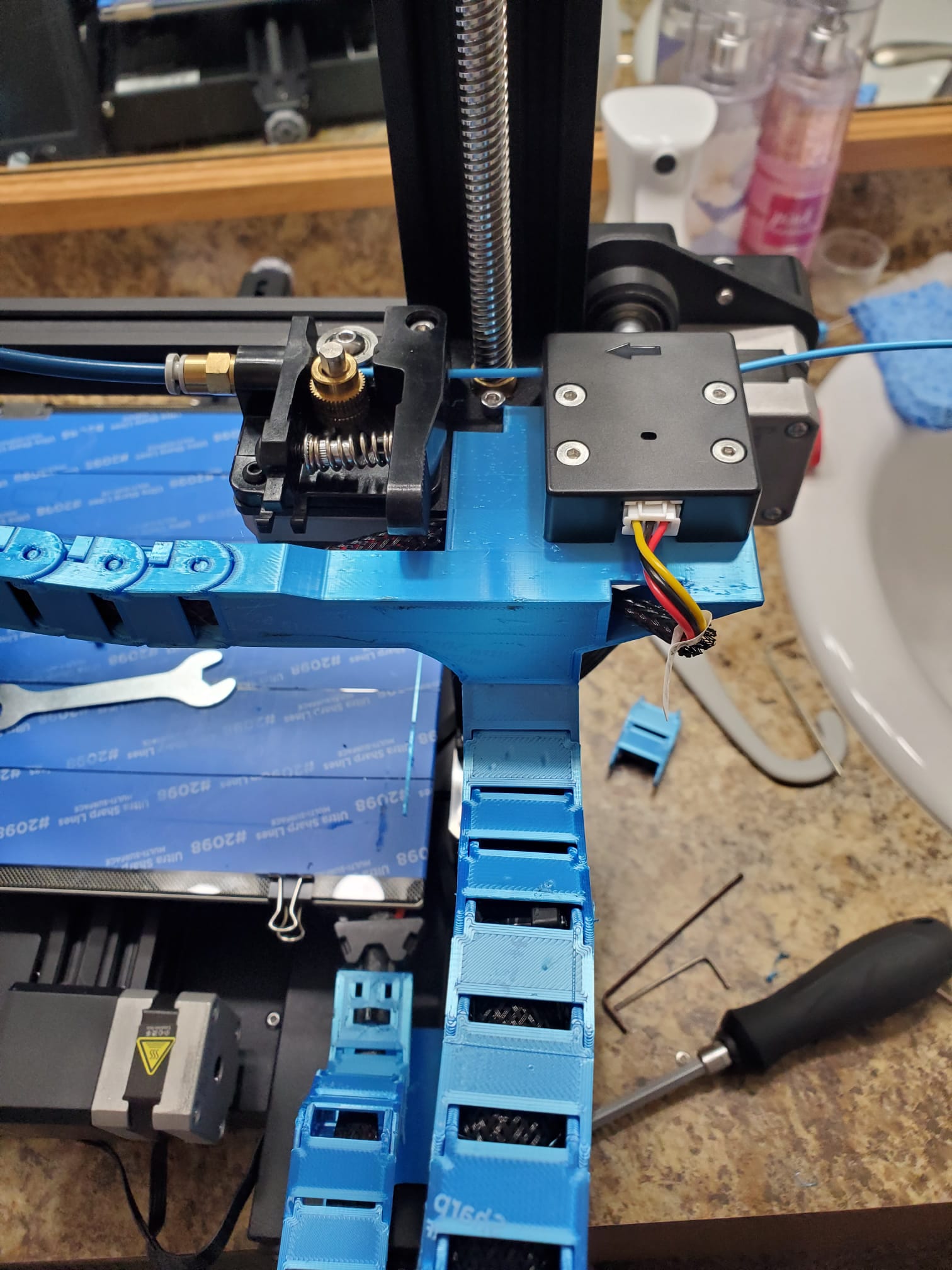 Ender 3v2/Aquila Cable Chain Extruder Mount with Filament Runout by ...