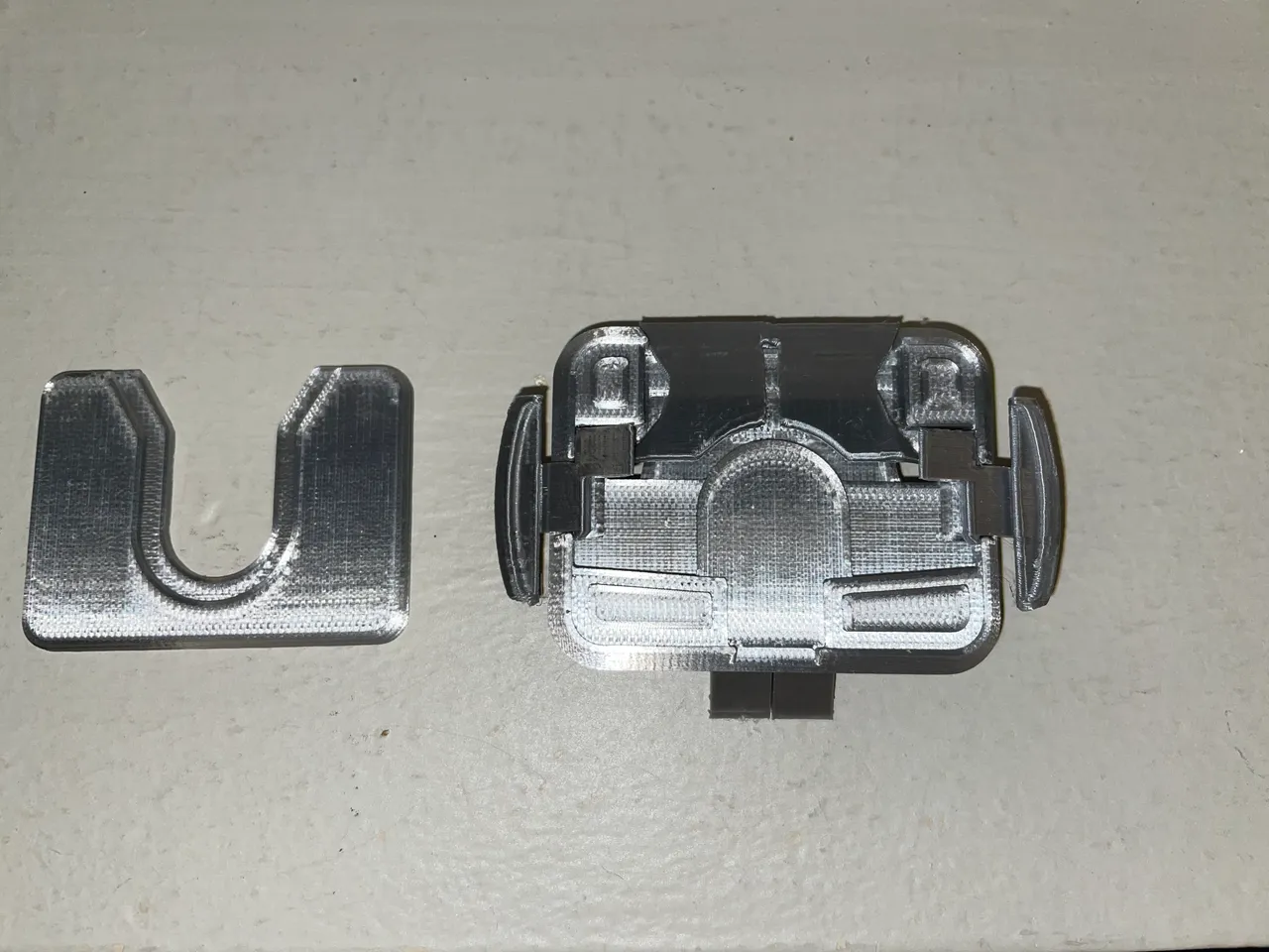 Covertec belt outlet clip