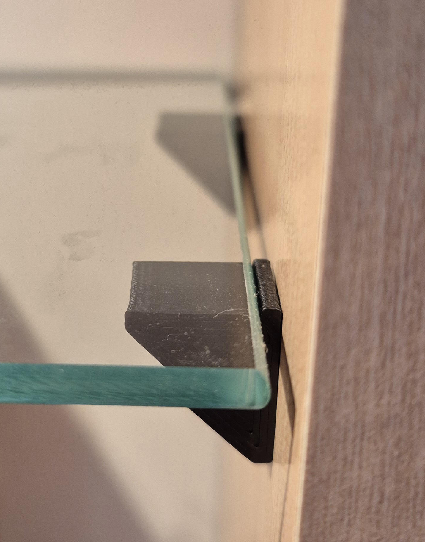 Shelfpin with spacer for glass plates (no support)