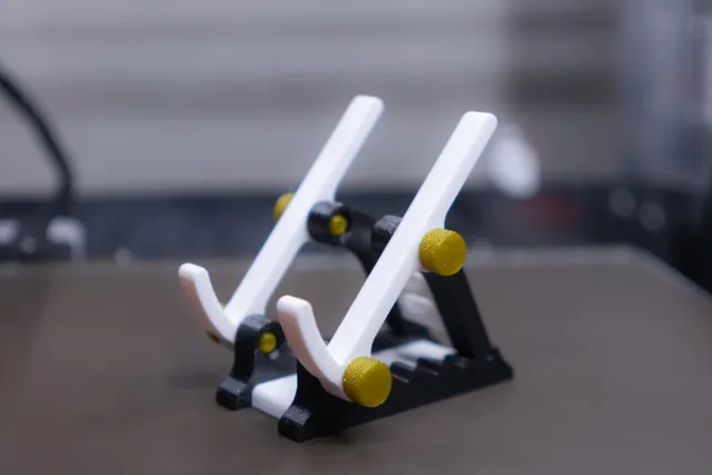 Adjustable Stand for Smartphones