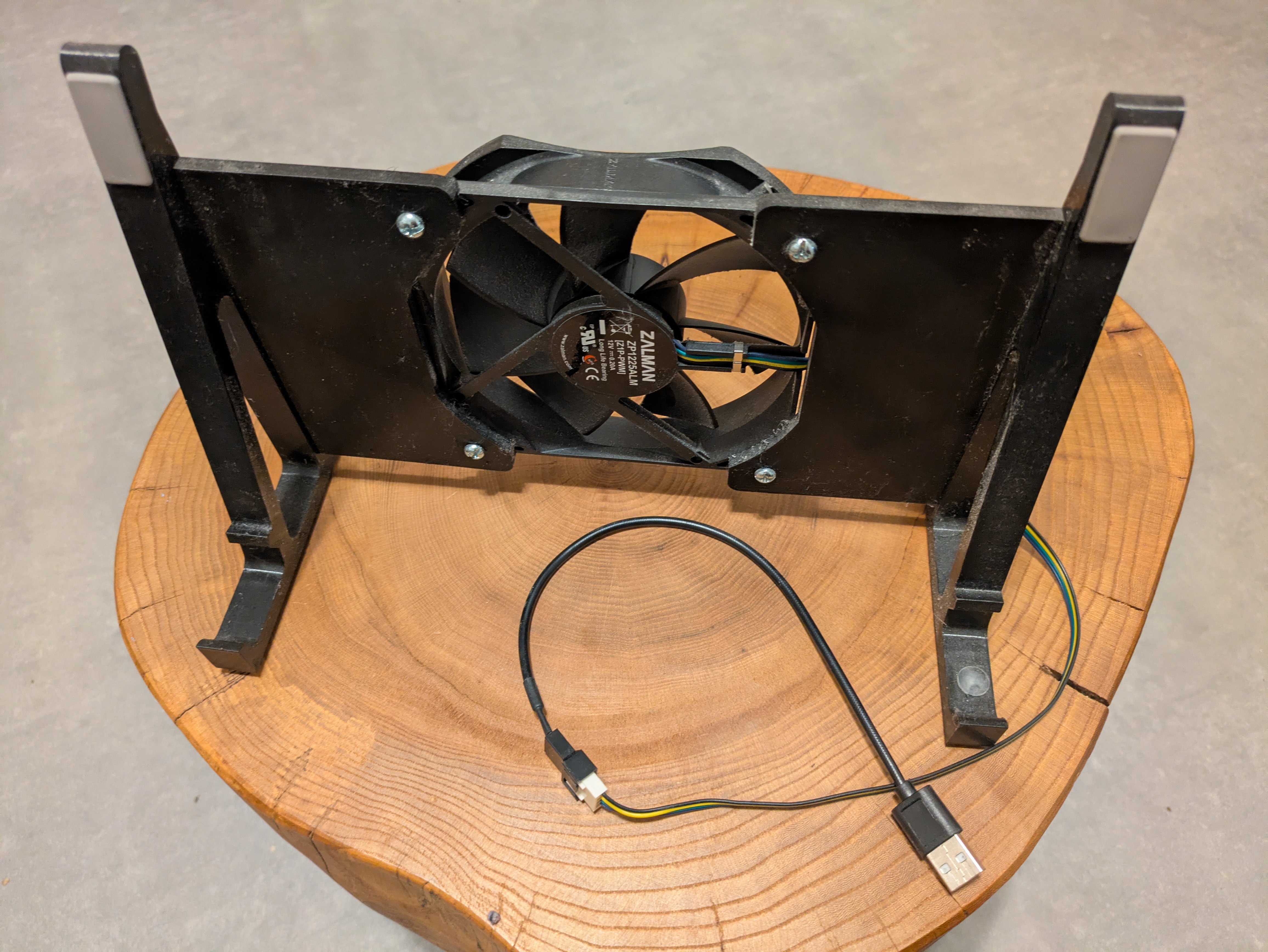 Laptop / Notebook stand for 120mm fan