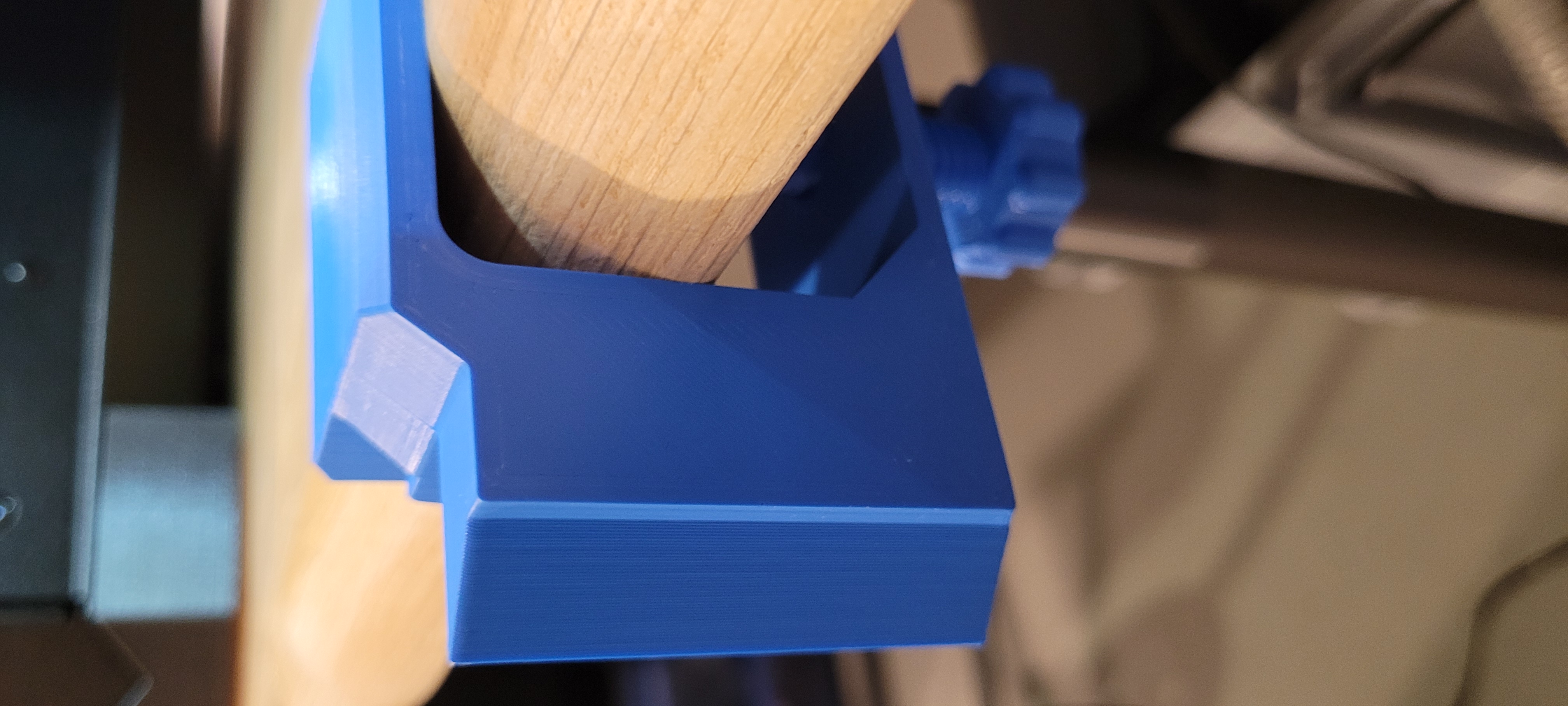 Bracket V3.1_long for removable Desk Bin Trash Can V3