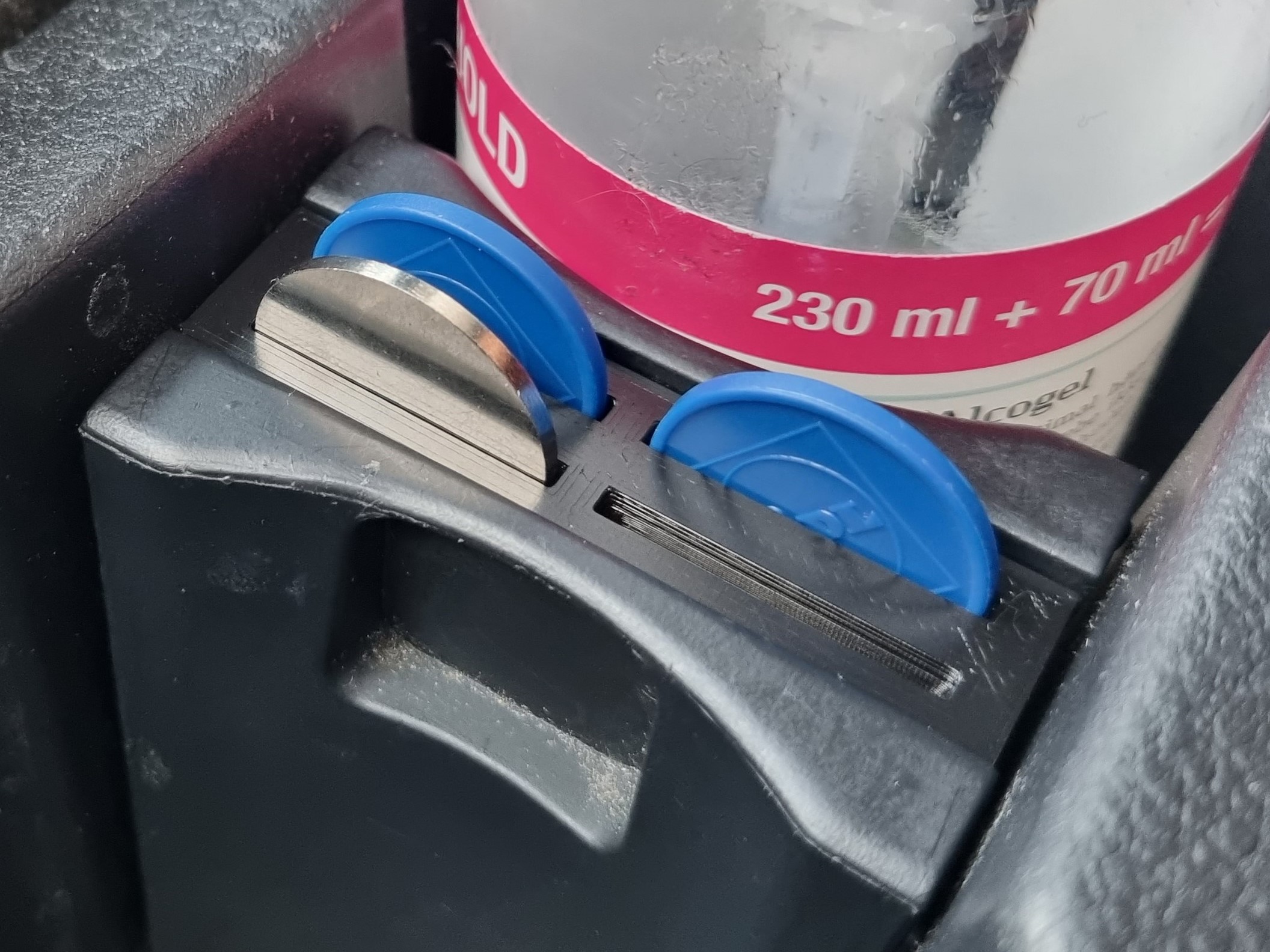 Toyota Auris 2017 coin holder