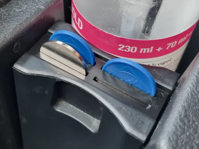 Toyota Auris 2017 coin holder