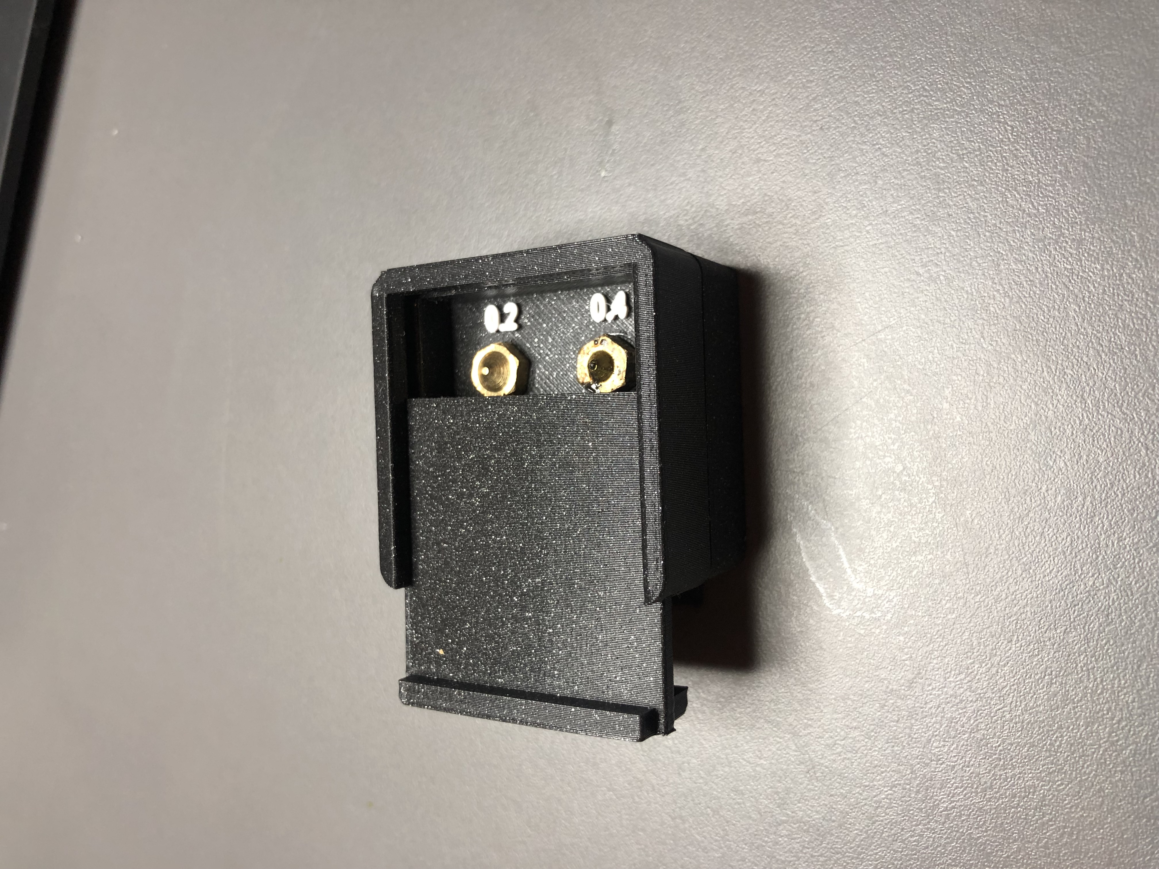 Holder of noozles (kryt pro trysky)