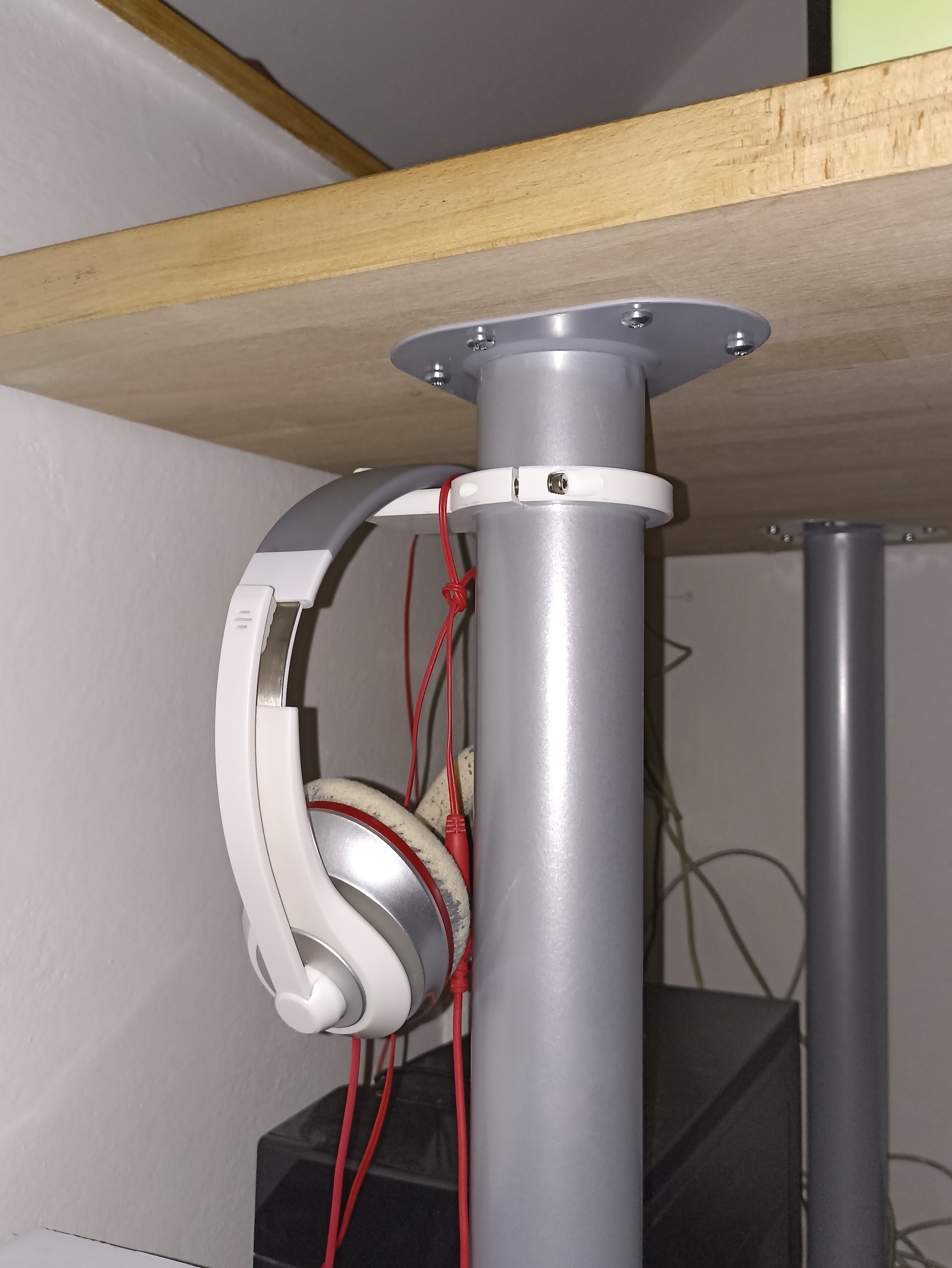 Headphone holder