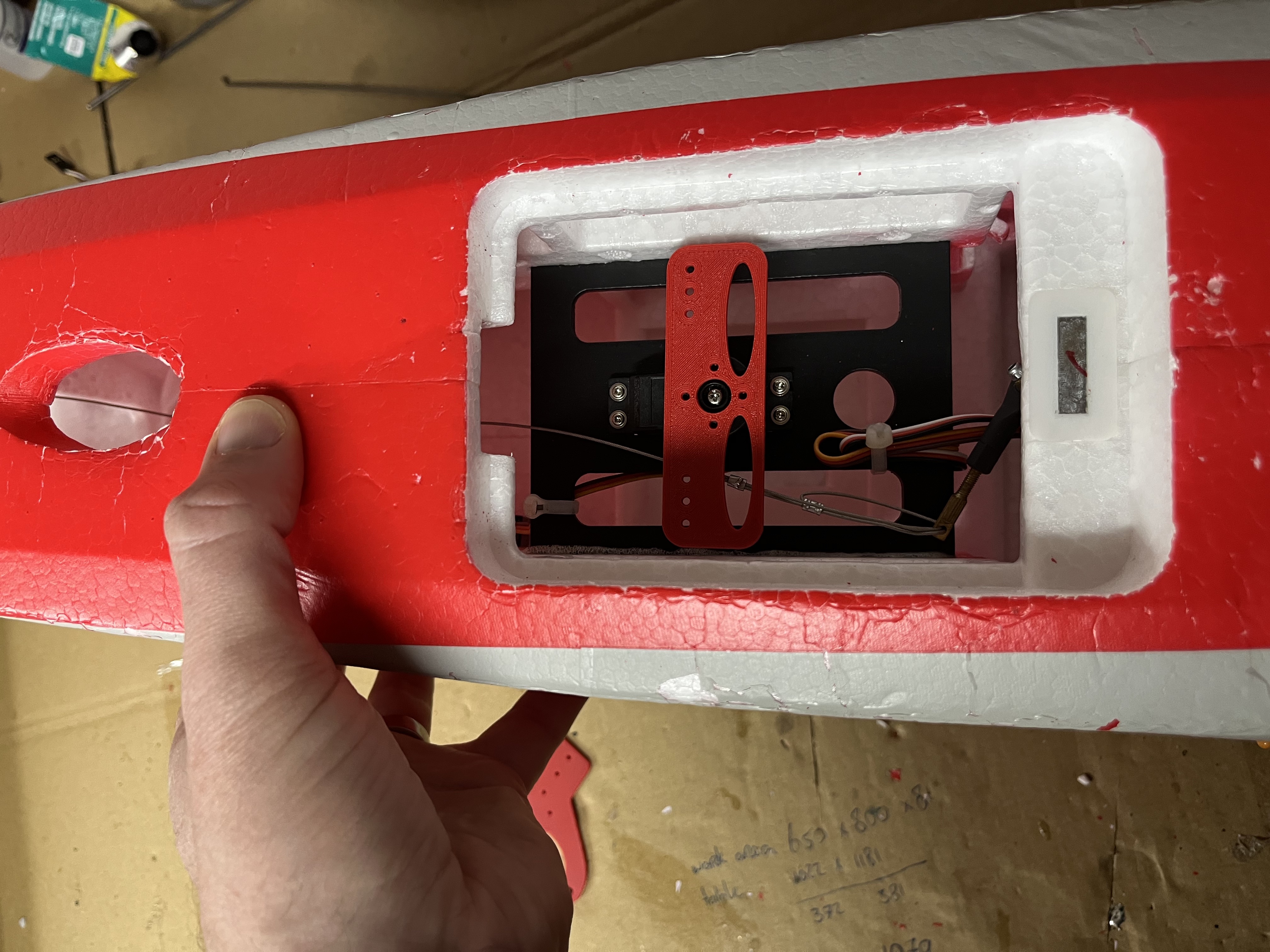 Avios extra 330LX rudder servo horn