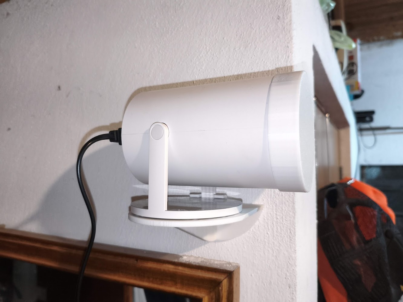 HY300 projector wall pedestal