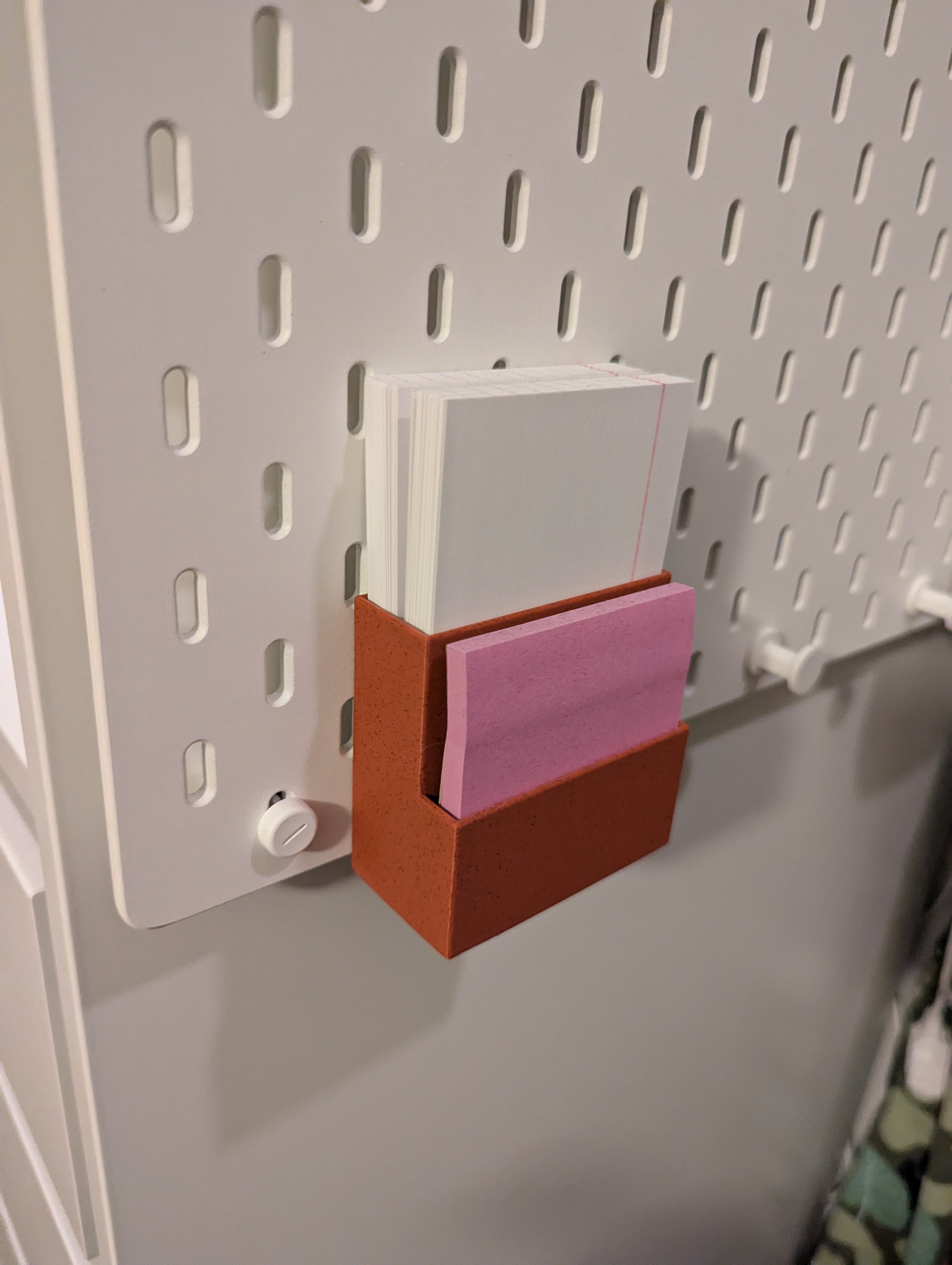 Index card and post-it holder for Skadis