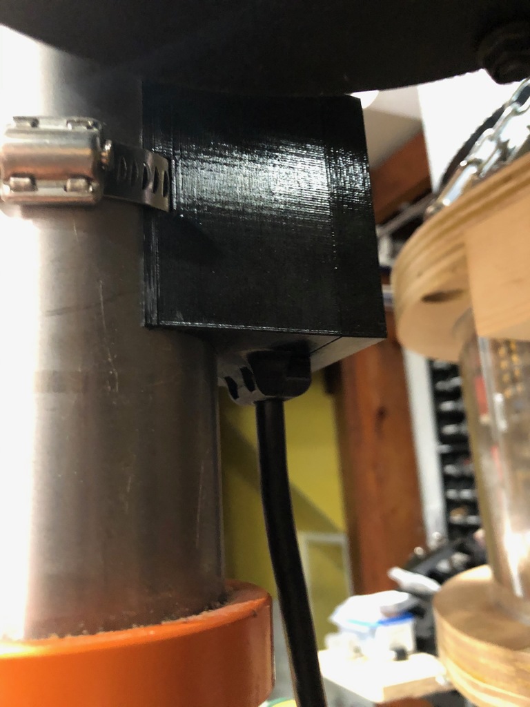 Miniatura 3 do modelo 3D Drill Press Power Switch Box