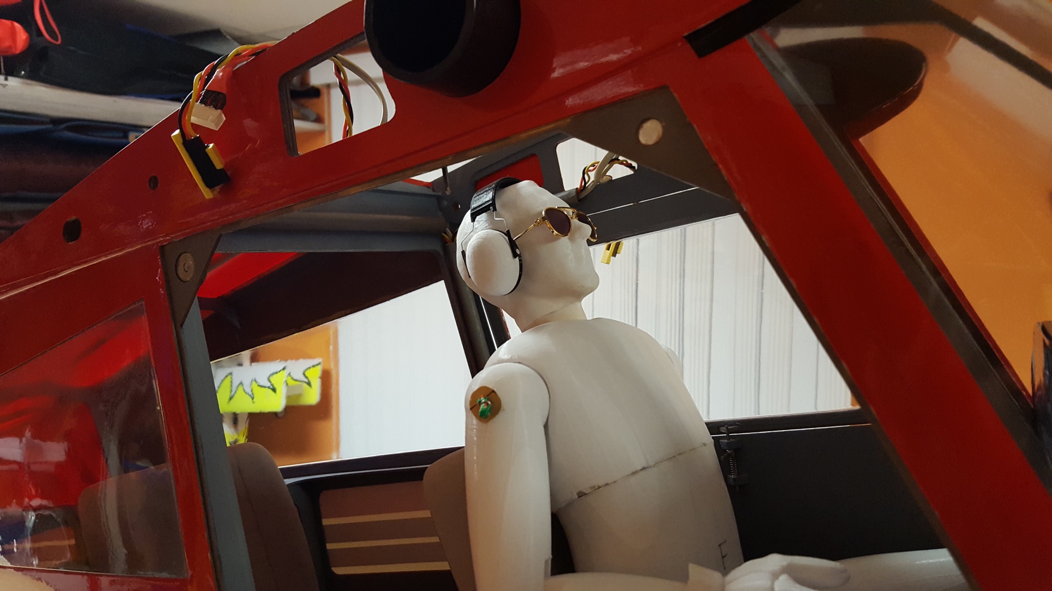 Aviation headset scale model — thumbnail 15